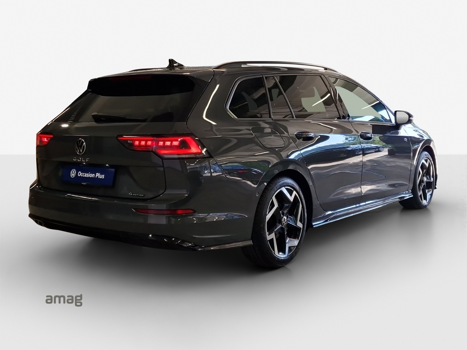 VW Golf Variant 2.0 TSI R-Line DSG 4 Motion-image-4