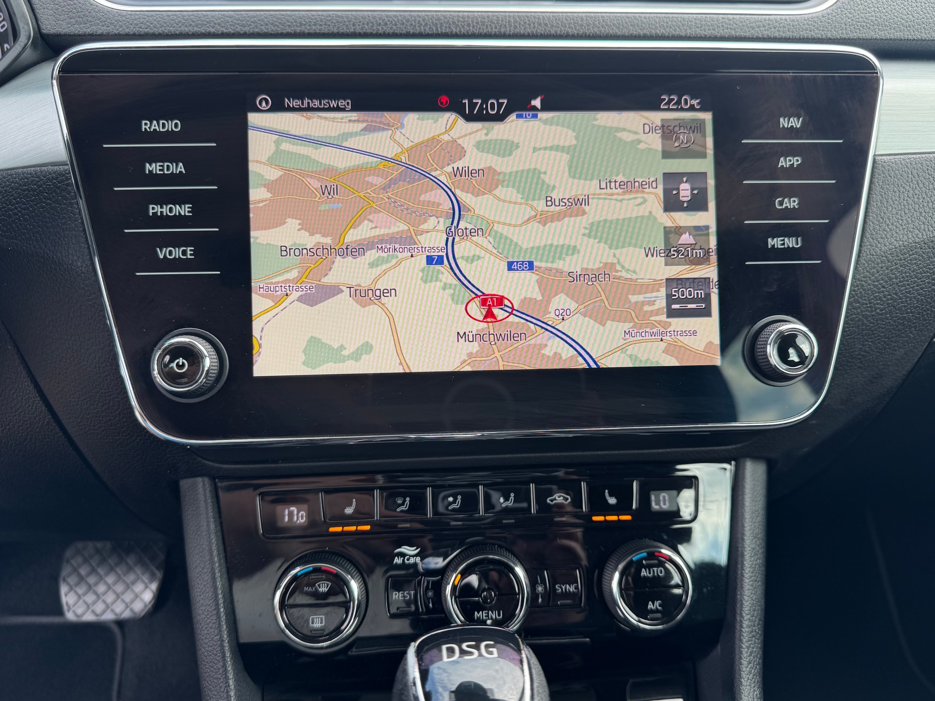 SKODA Superb Combi 2.0 TDi Ambition DSG-image-10