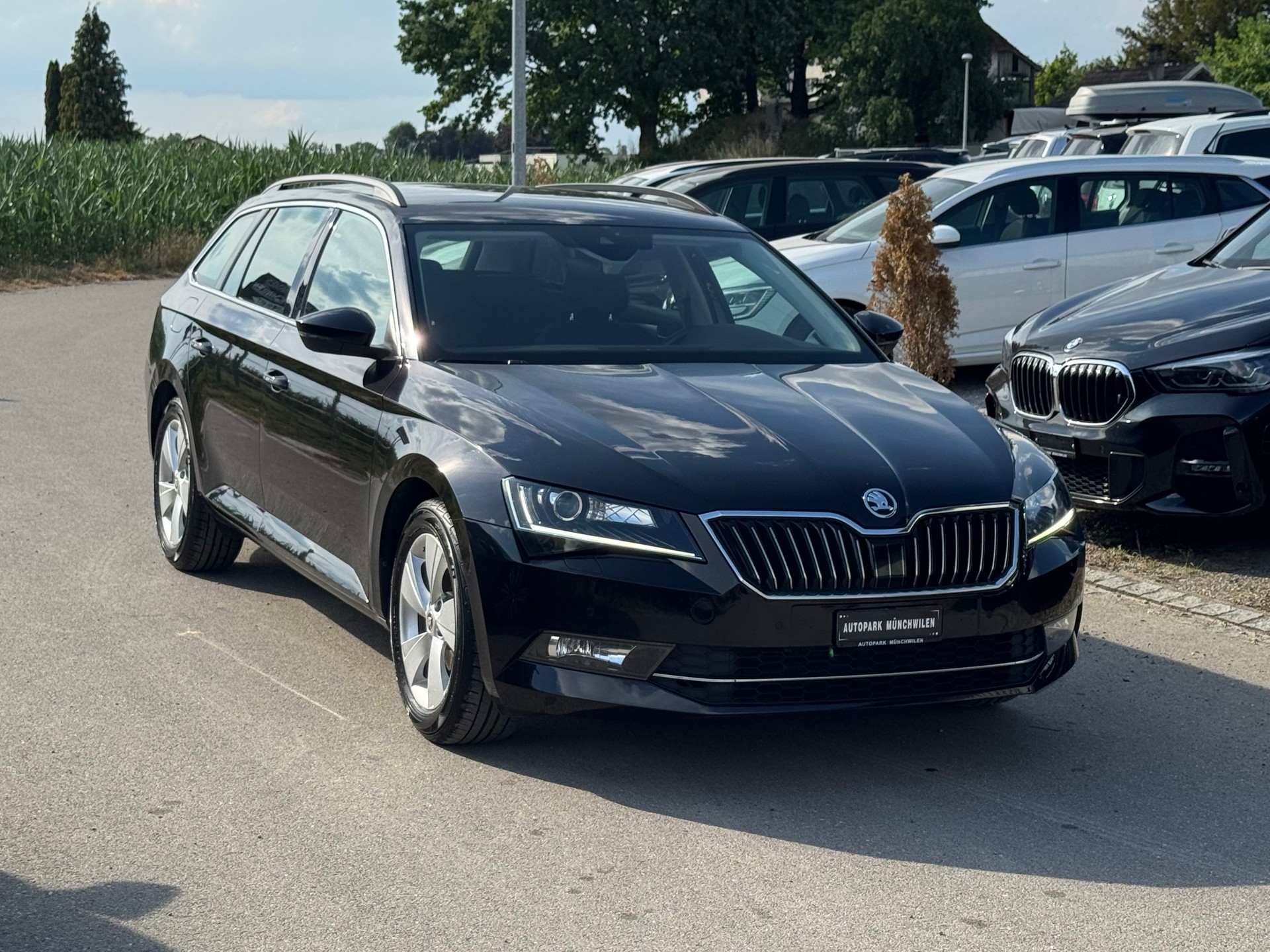 SKODA Superb Combi 2.0 TDi Ambition DSG-image-1