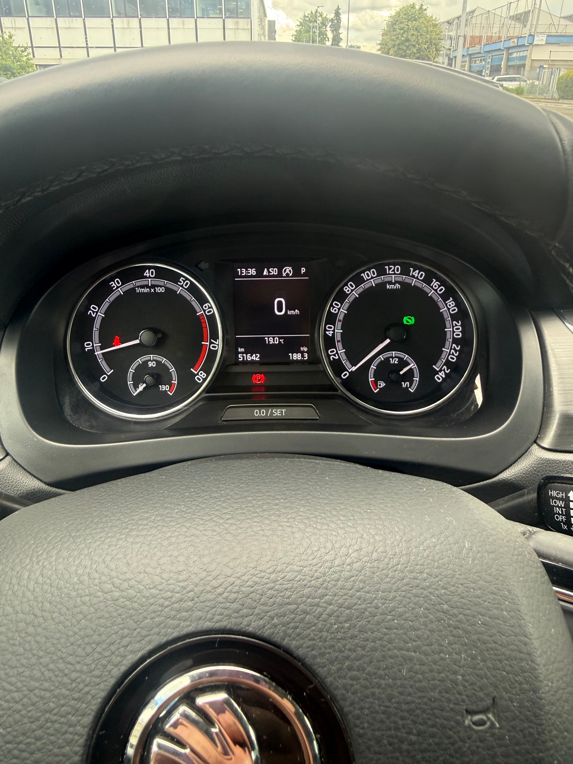SKODA 1.4 TSI Ambition DSG-image-5