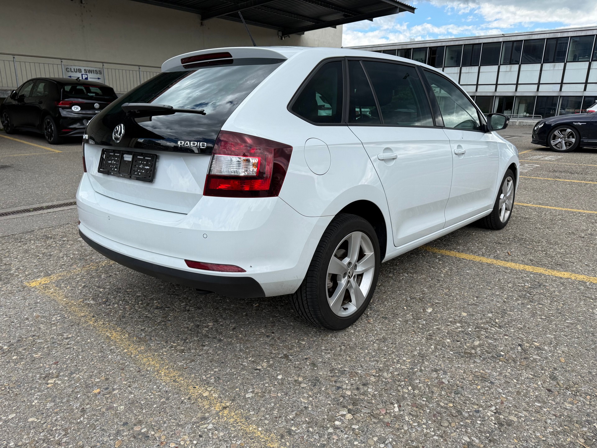 SKODA 1.4 TSI Ambition DSG-image-1
