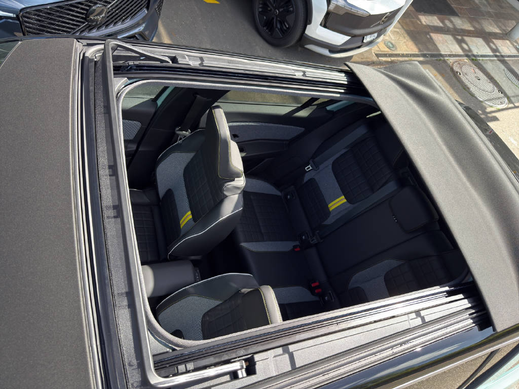 RENAULT R4 E-Tech Comfort Range plein sud iconic-image-15