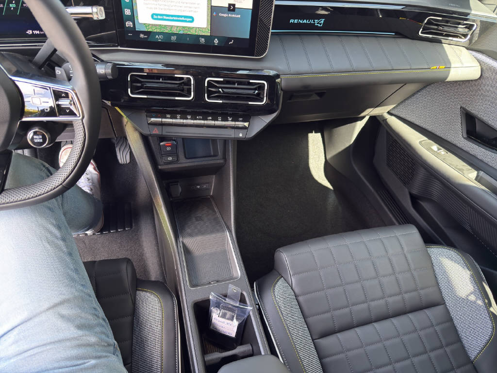 RENAULT R4 E-Tech Comfort Range plein sud iconic-image-10