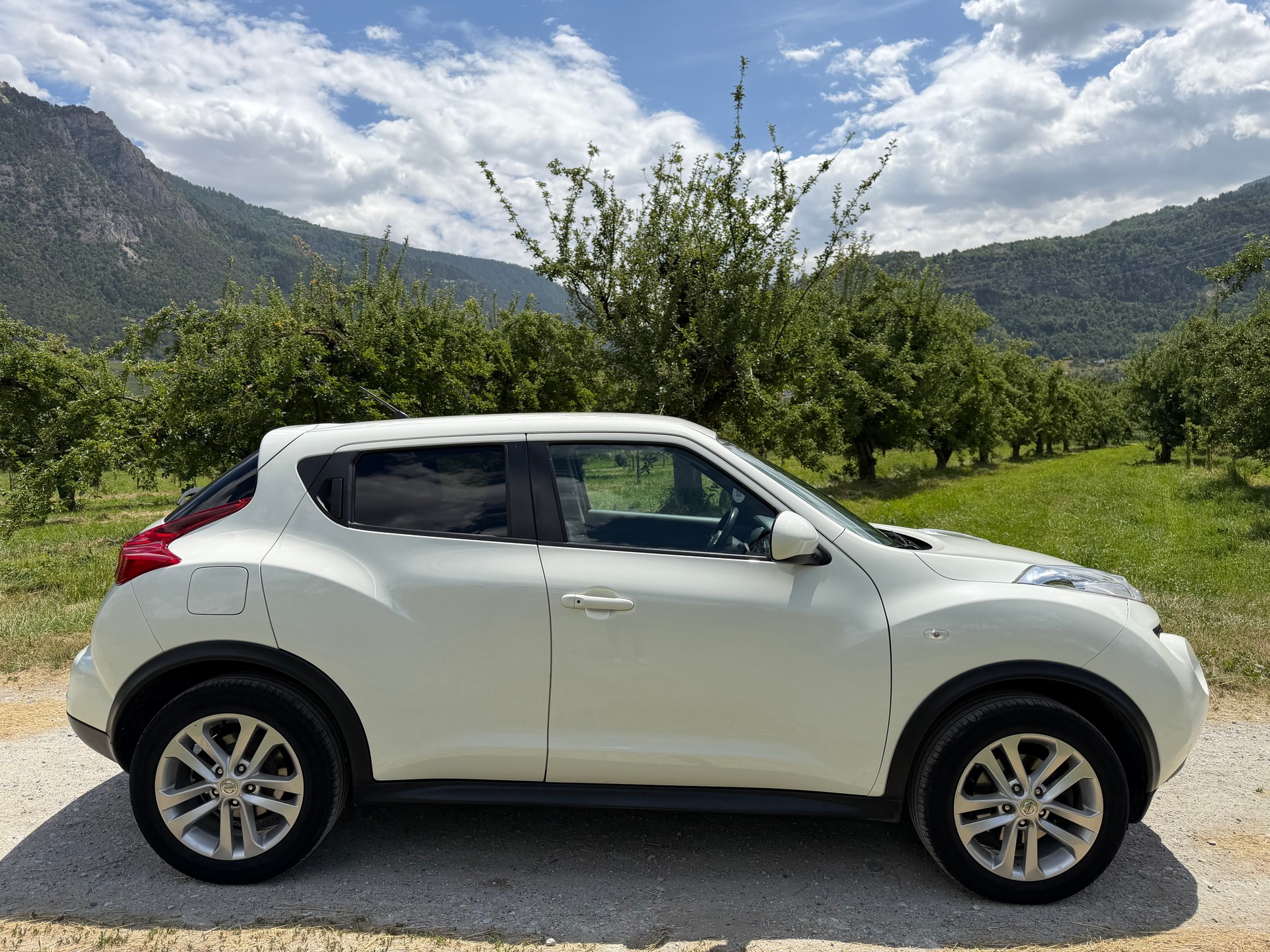 NISSAN Juke 1.6 DIG-T tekna 4x4 Xtronic M-CVT-image-4