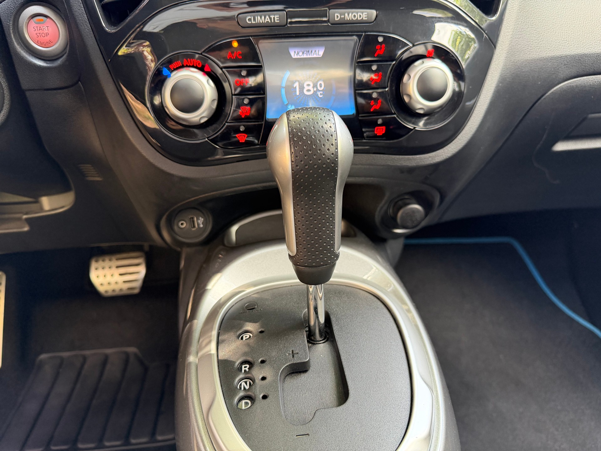NISSAN Juke 1.6 DIG-T tekna 4x4 Xtronic M-CVT-image-18
