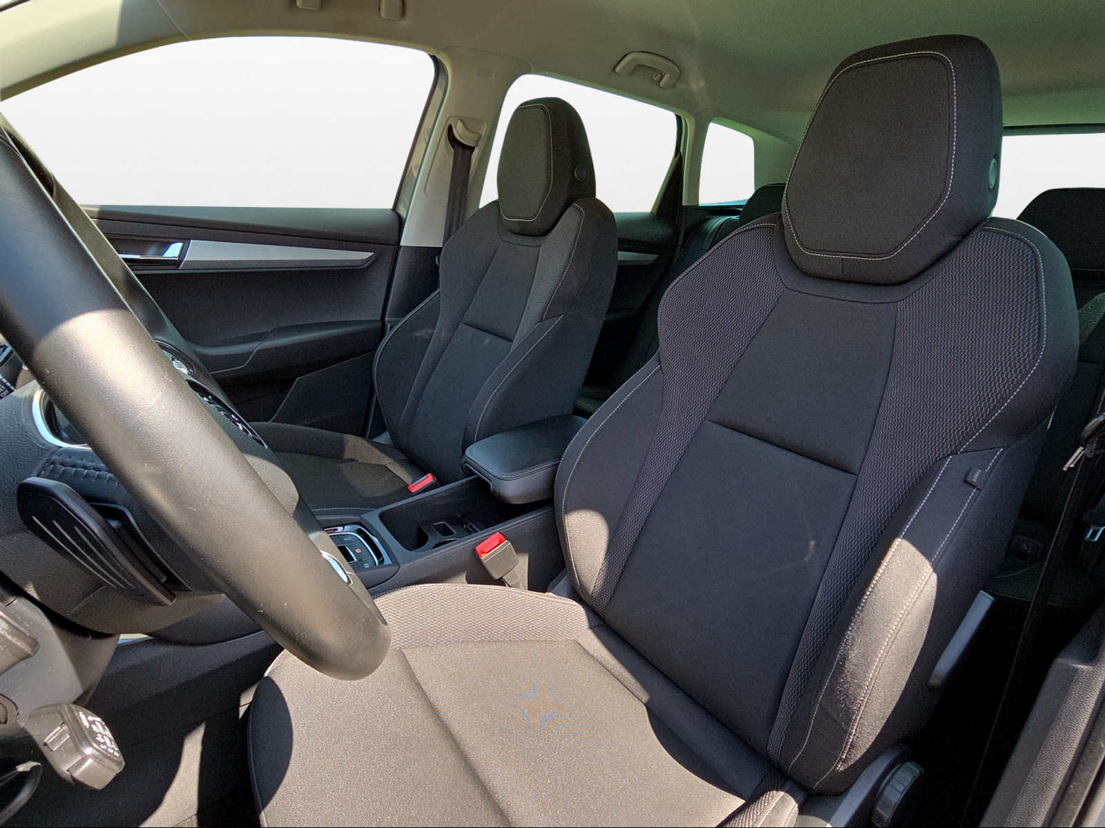 SKODA Karoq 2.0 TDI CR Ambition 4x4 DSG-image-7