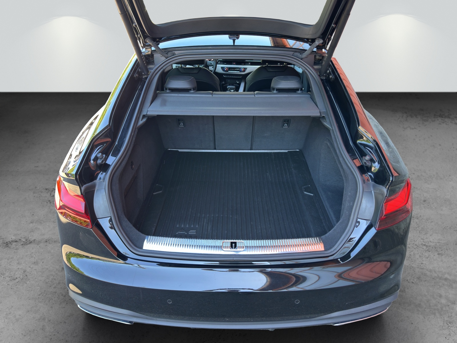 AUDI A5 Sportback 40 TDI Attraction quattro S-tronic-image-9