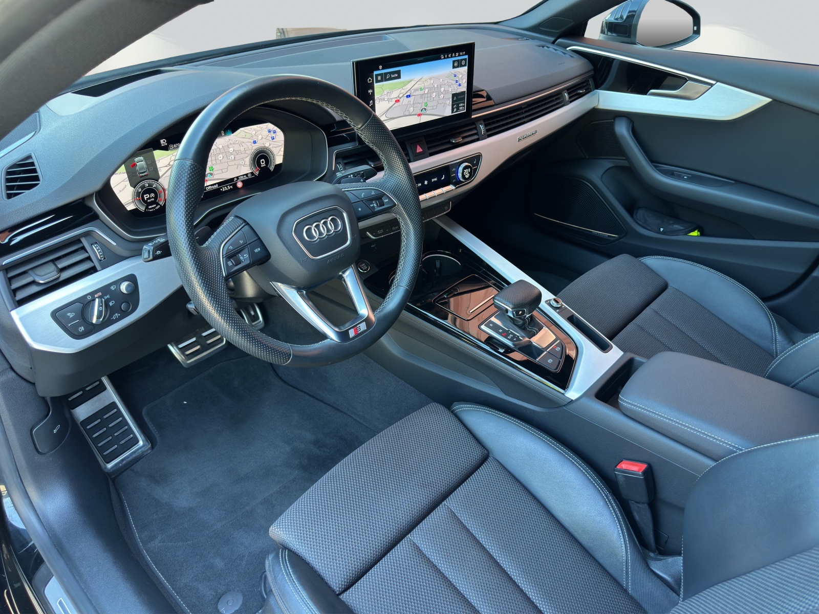 AUDI A5 Sportback 40 TDI Attraction quattro S-tronic-image-4