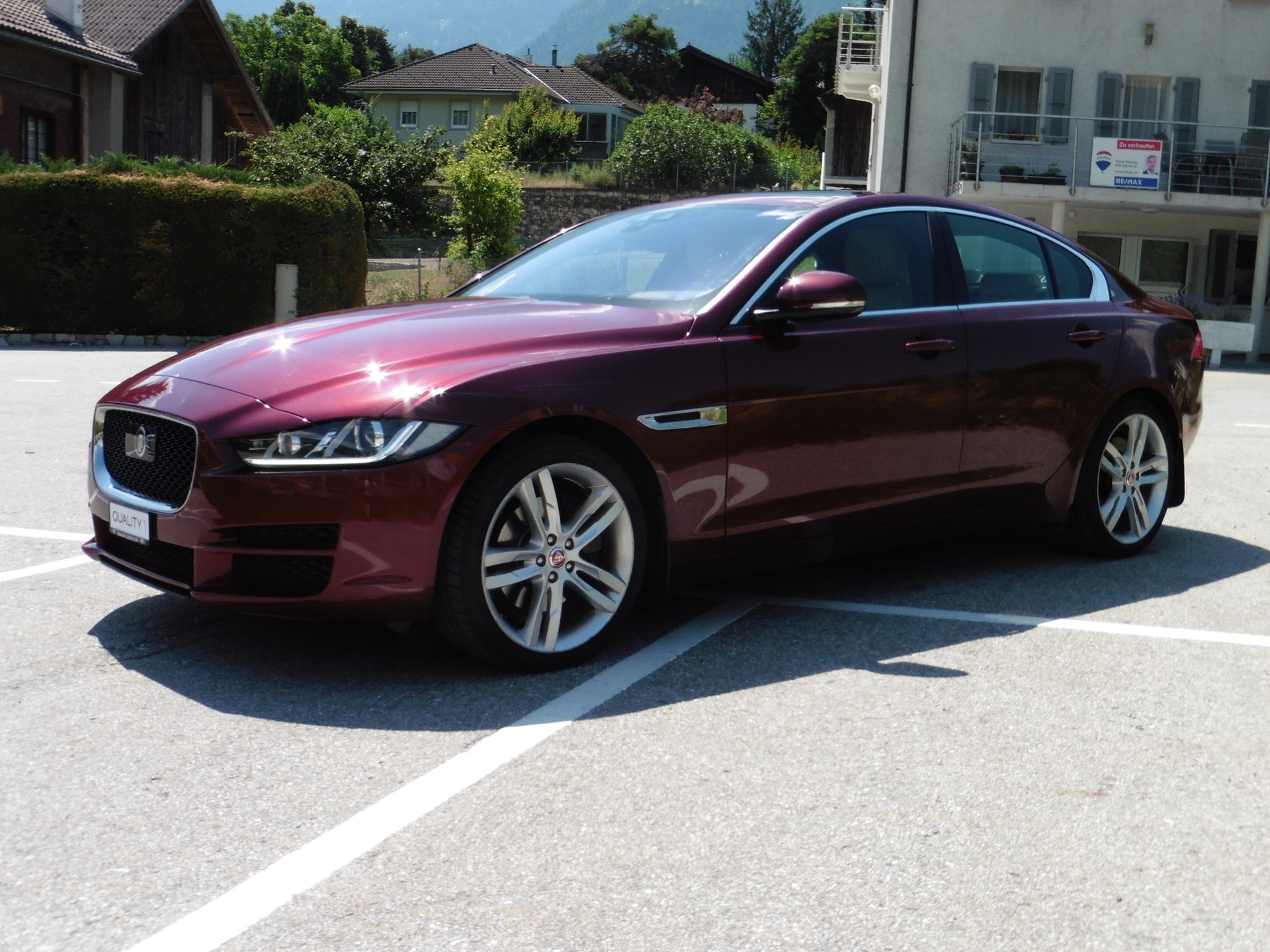 JAGUAR XE 20d Prestige AWD Automat-image-5
