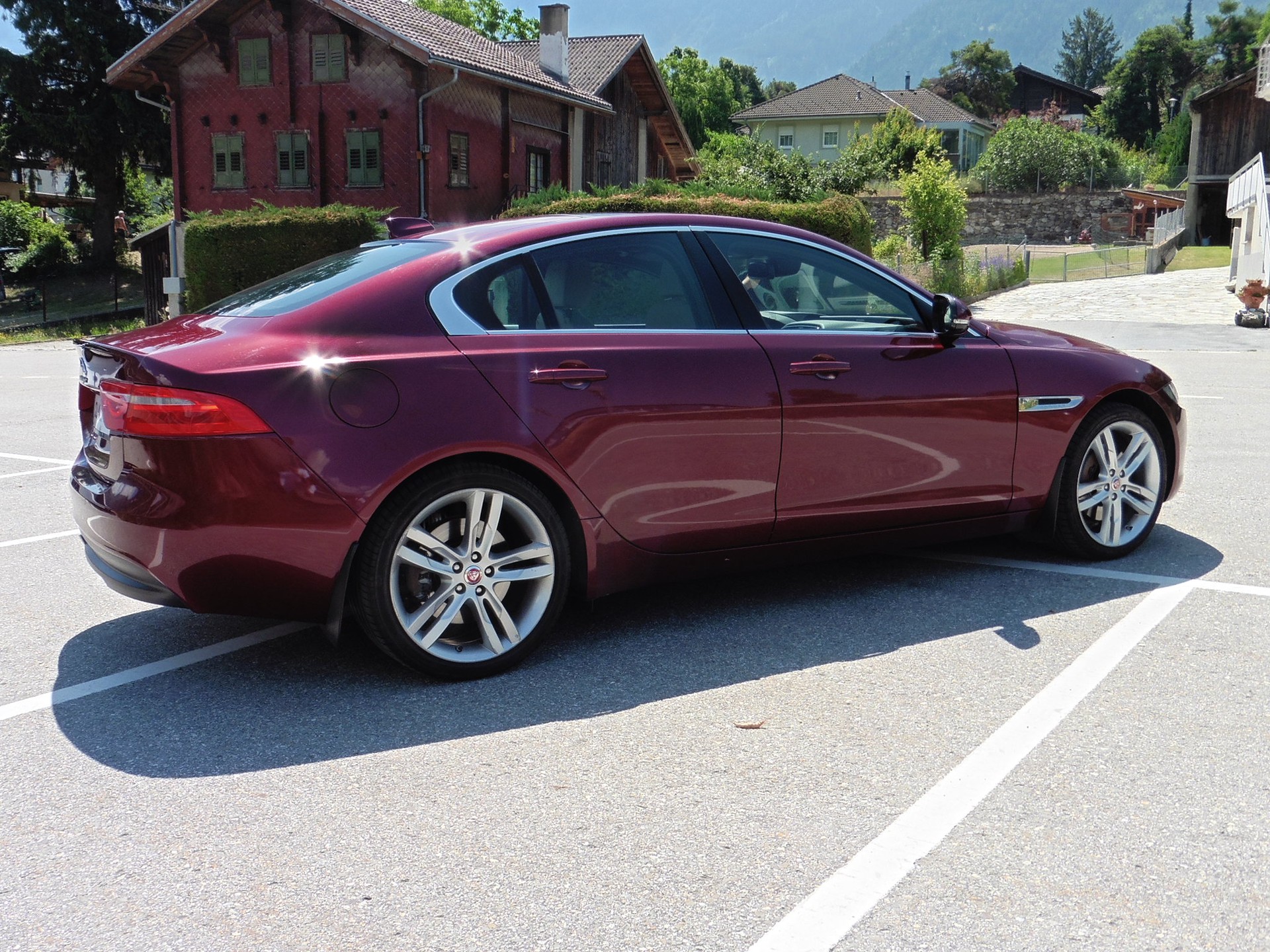 JAGUAR XE 20d Prestige AWD Automat-image-10