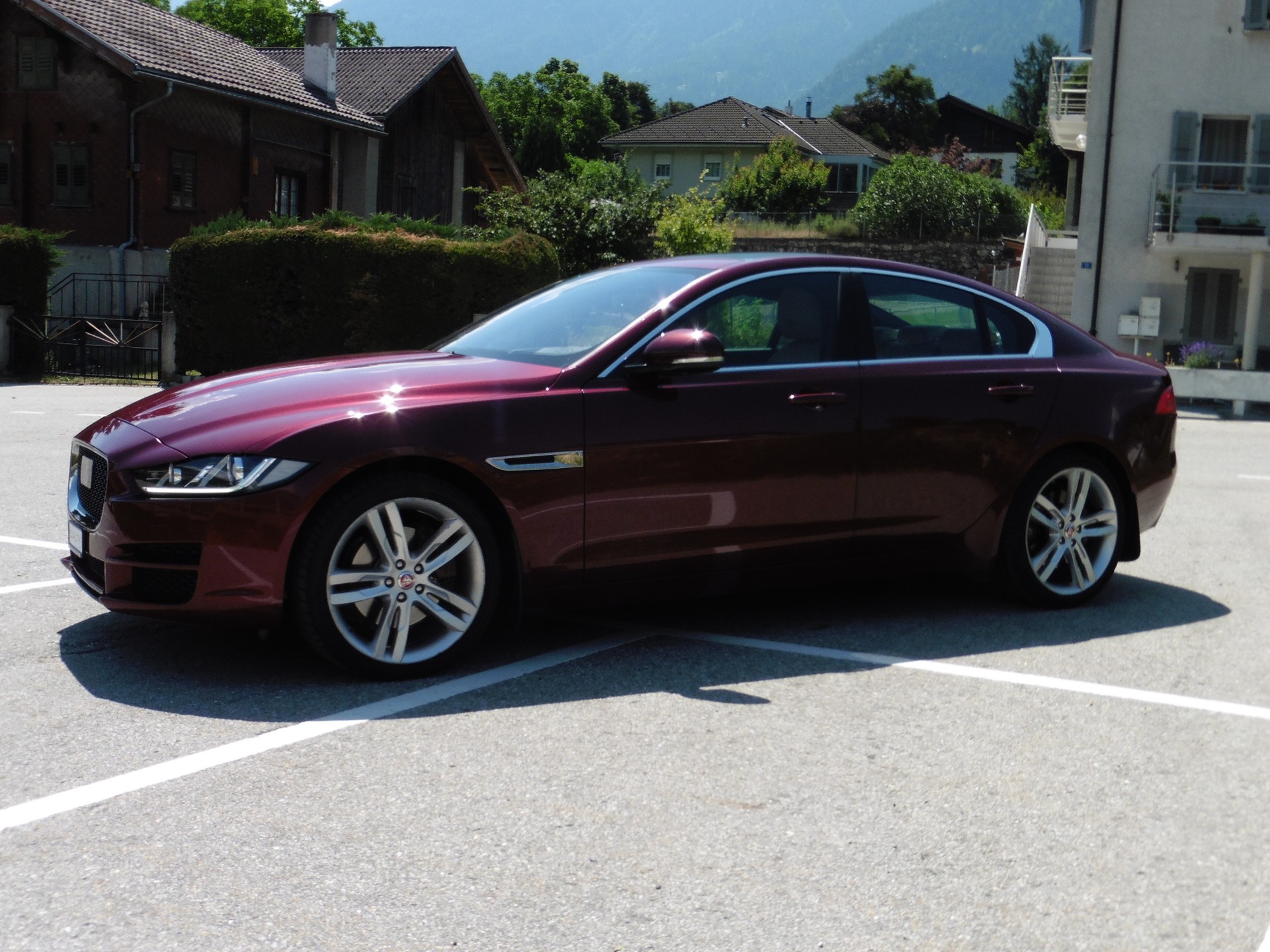 JAGUAR XE 20d Prestige AWD Automat-image-6