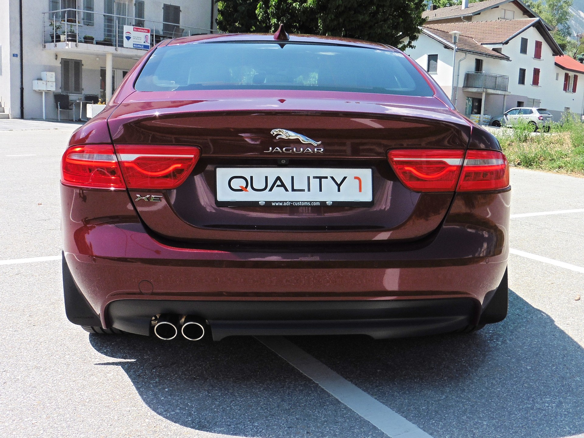 JAGUAR XE 20d Prestige AWD Automat-image-8