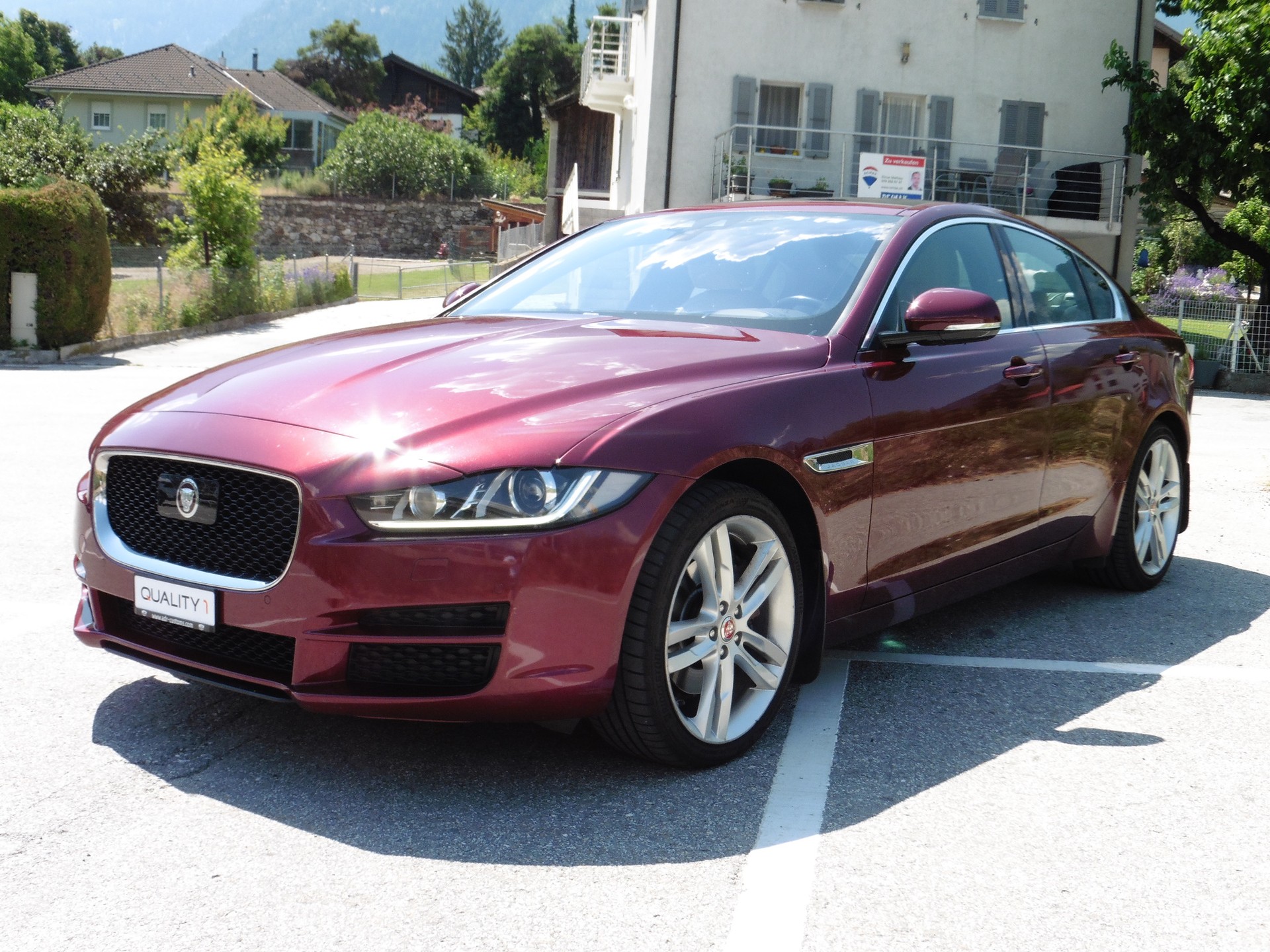 JAGUAR XE 20d Prestige AWD Automat-image-0