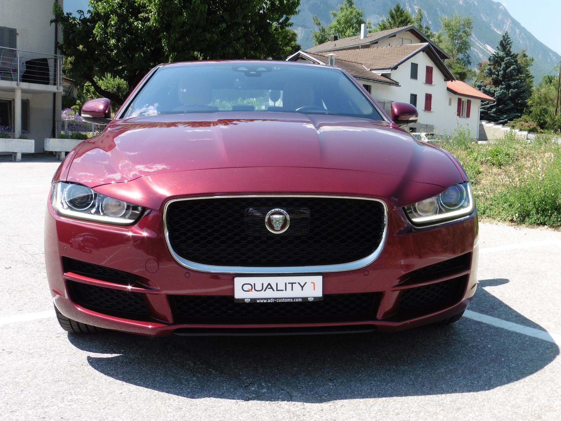 JAGUAR XE 20d Prestige AWD Automat-image-4