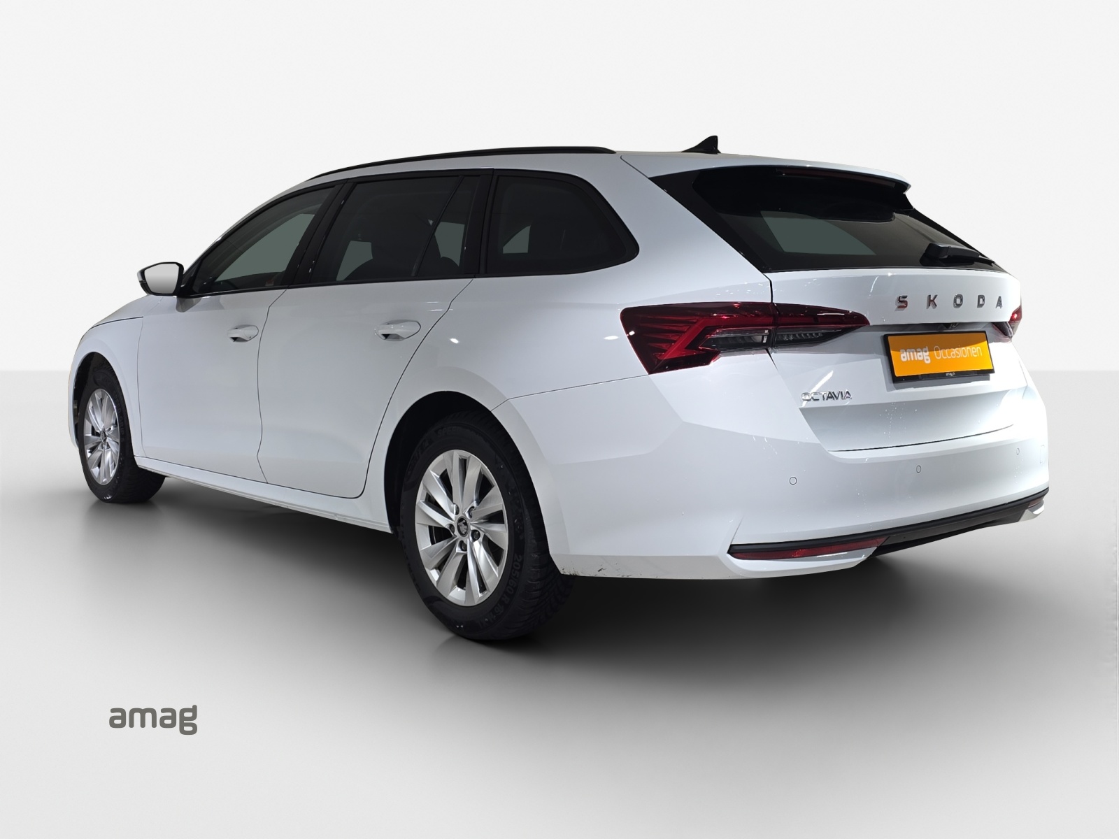 SKODA Octavia Combi 1.5 TSI mHEV DSG Dynamic-image-2