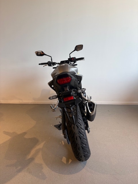 HONDA CB 750 Hornet E-clutch-image-3