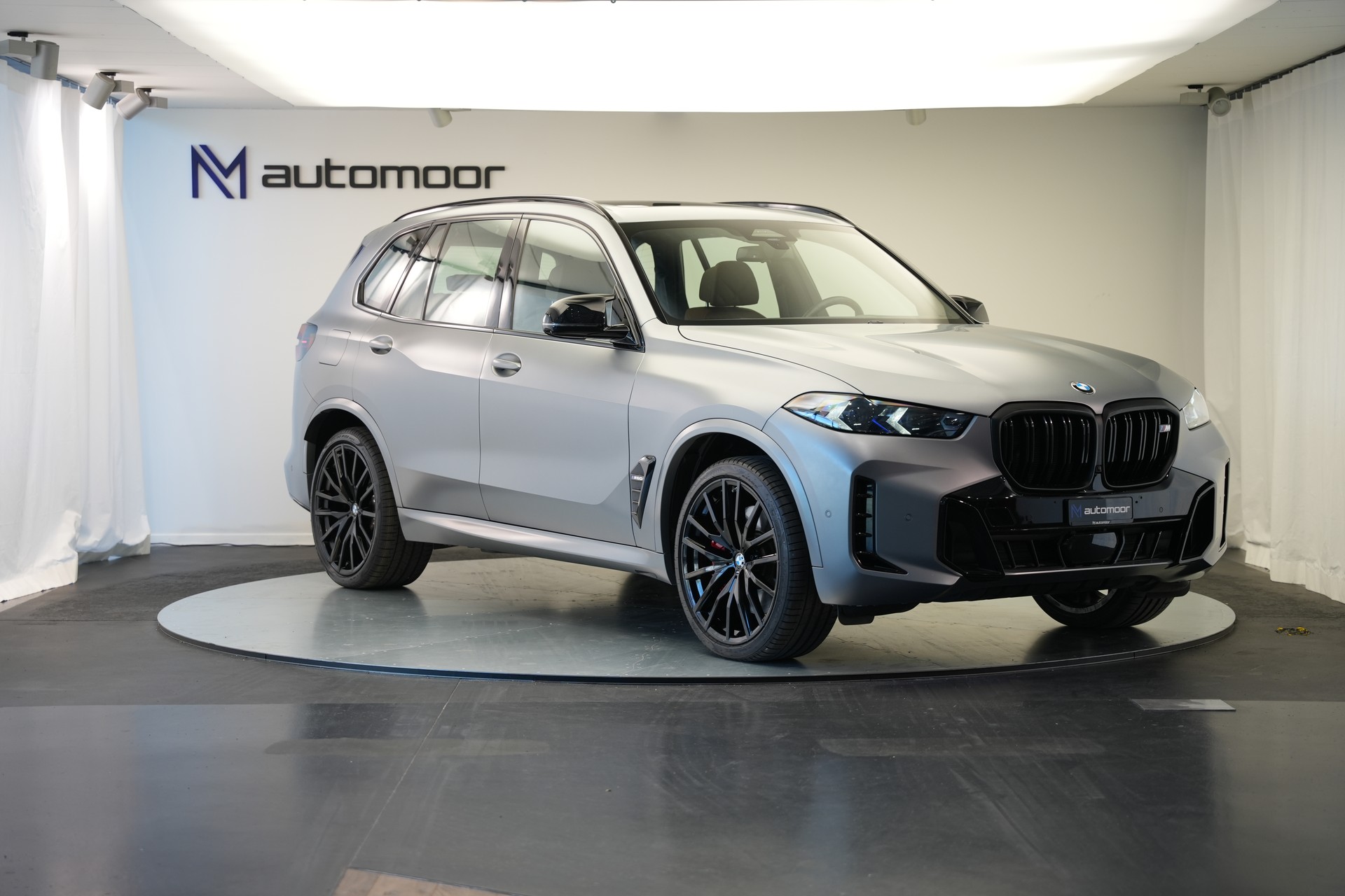 BMW X5 xDrive 48V M60i M Sport Pro Steptronic *Frozen Grey Matt*-image-2