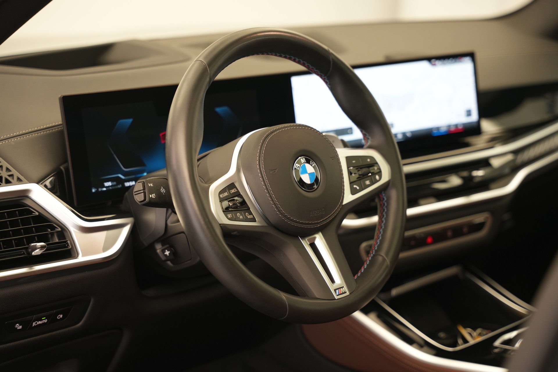 BMW X5 xDrive 48V M60i M Sport Pro Steptronic *Frozen Grey Matt*-image-23