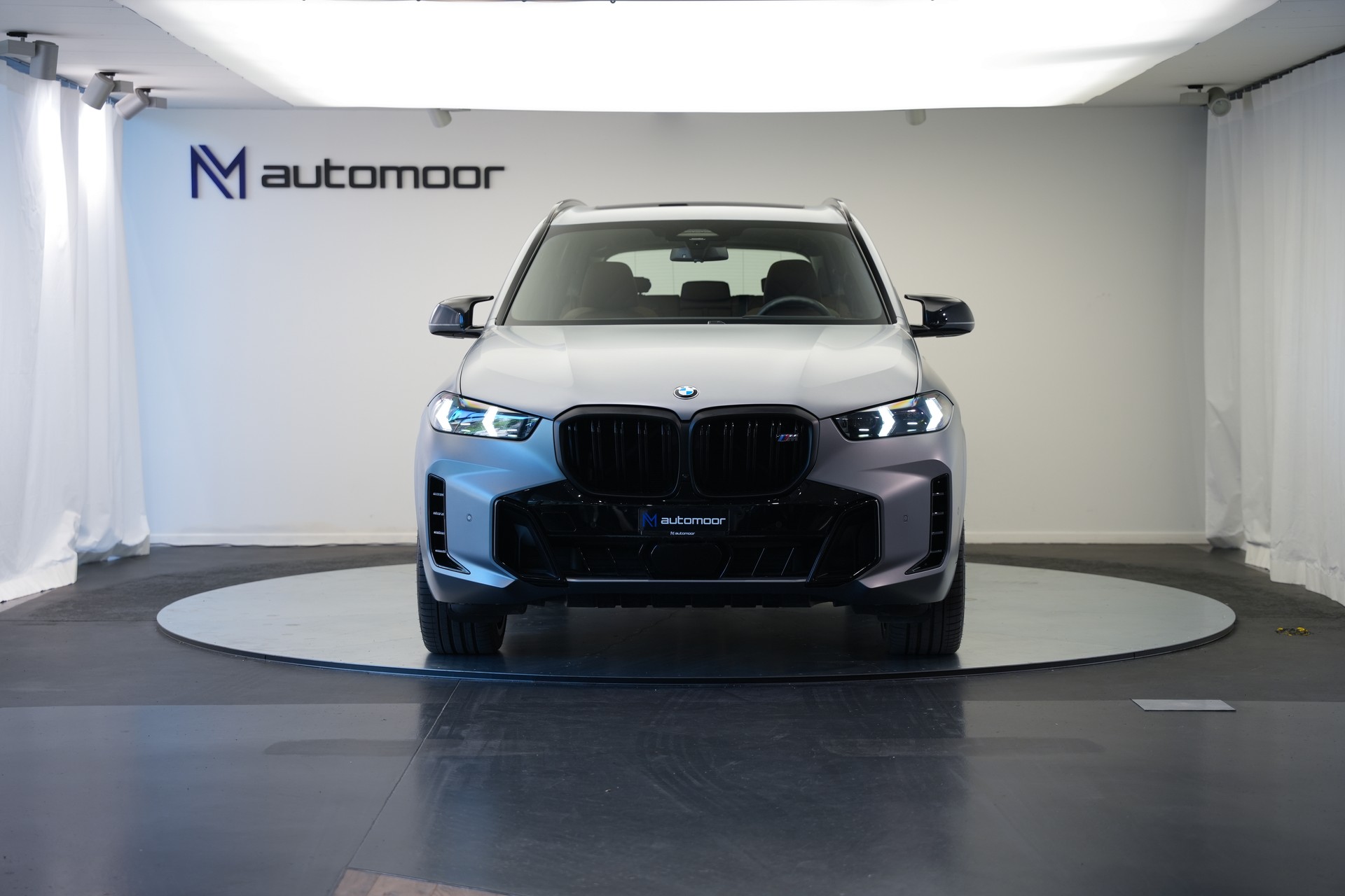 BMW X5 xDrive 48V M60i M Sport Pro Steptronic *Frozen Grey Matt*-image-1