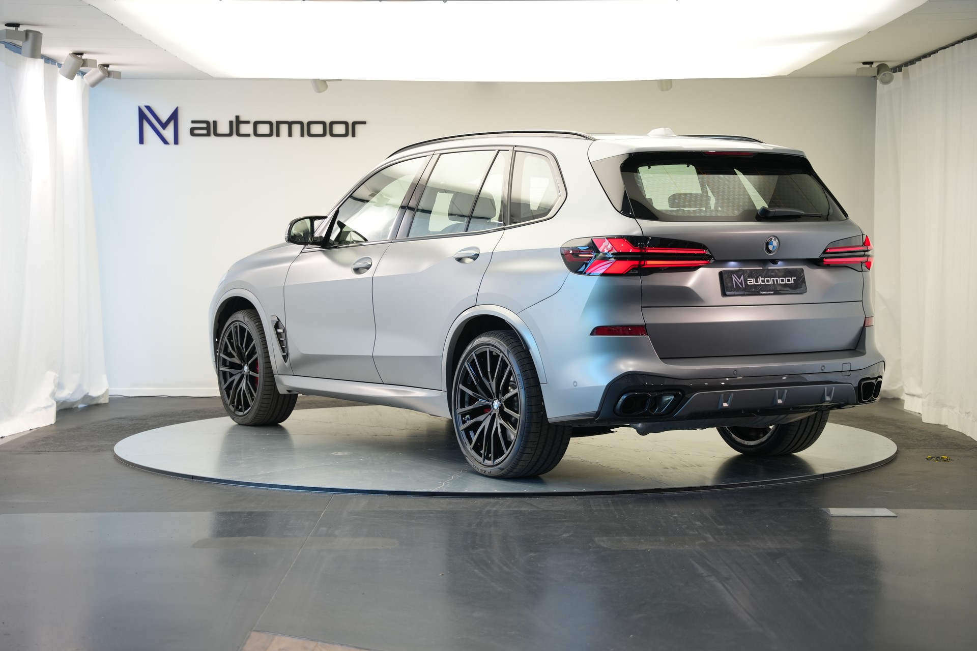 BMW X5 xDrive 48V M60i M Sport Pro Steptronic *Frozen Grey Matt*-image-6