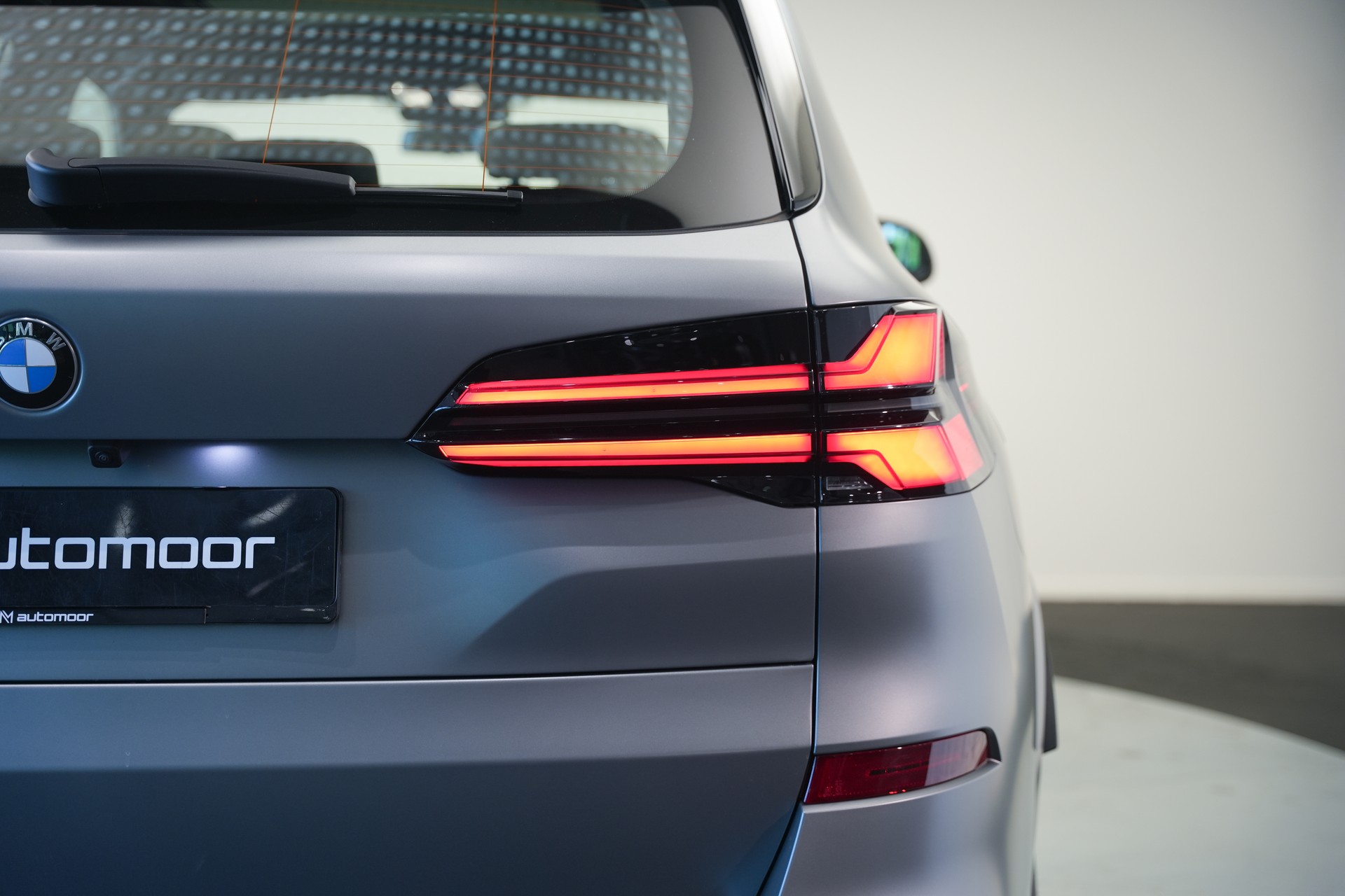 BMW X5 xDrive 48V M60i M Sport Pro Steptronic *Frozen Grey Matt*-image-43