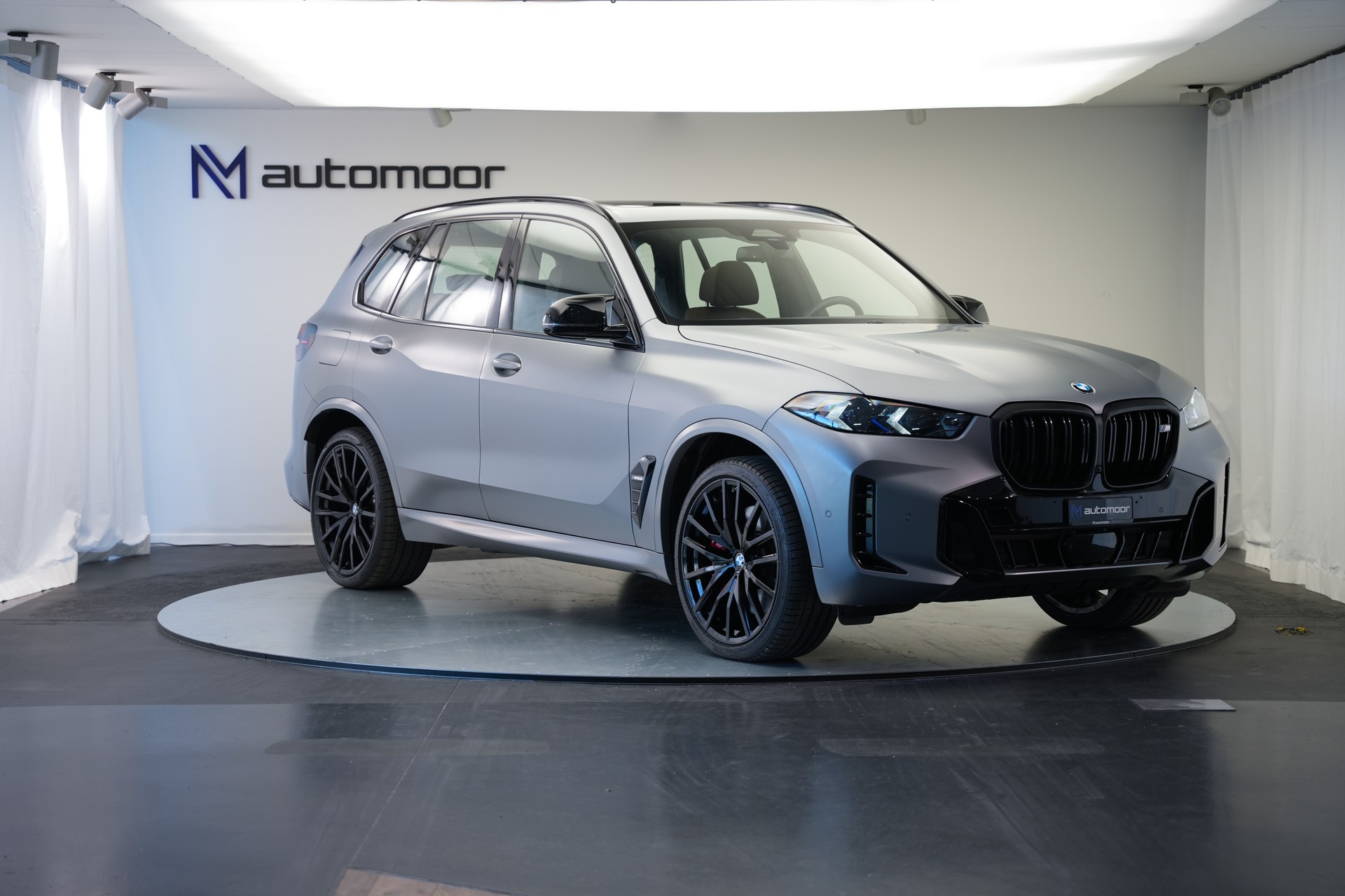 BMW X5 xDrive 48V M60i M Sport Pro Steptronic *Frozen Grey Matt*-image-2