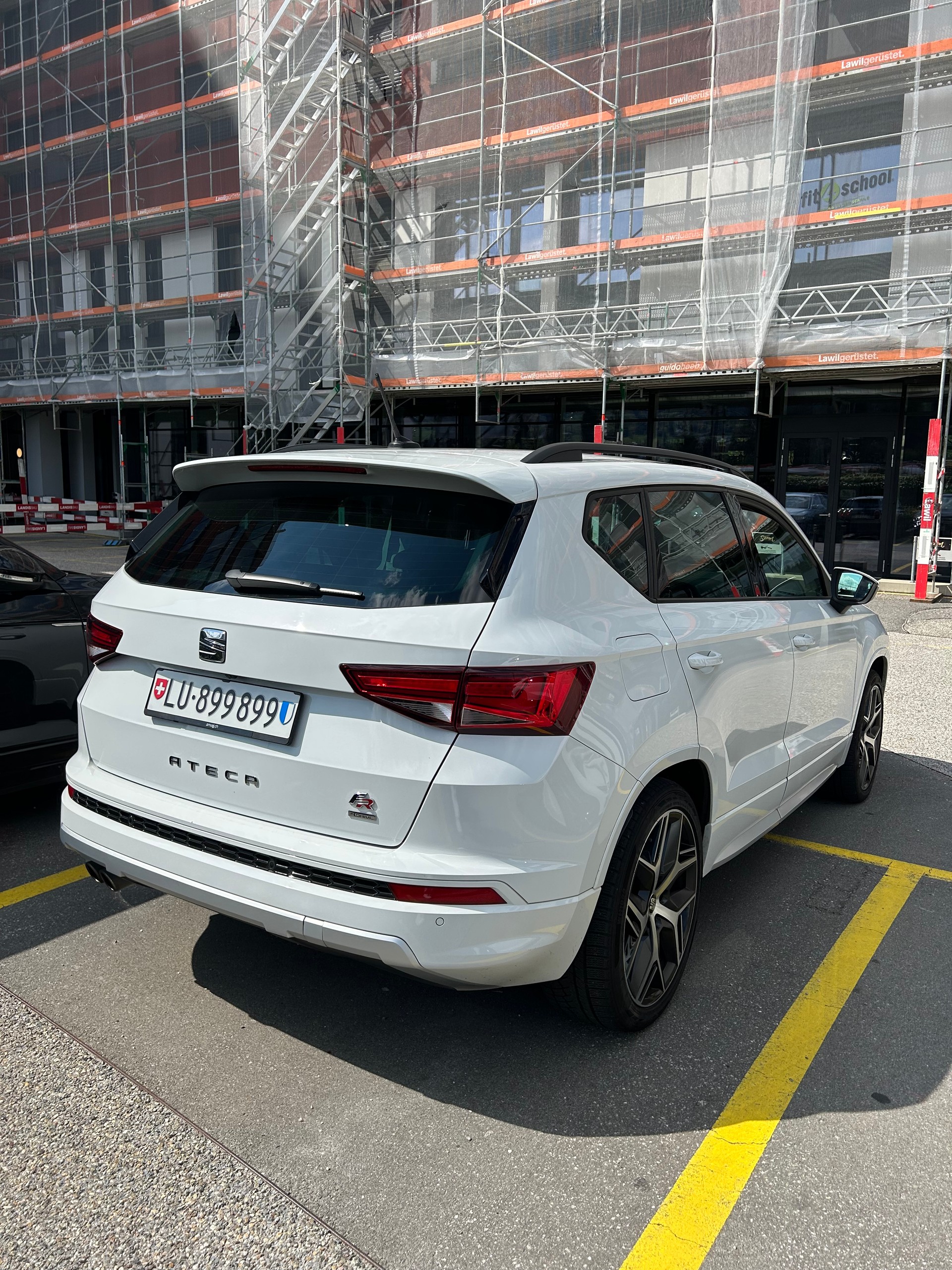 SEAT 2.0 TSI FR 4Drive DSG-image-2