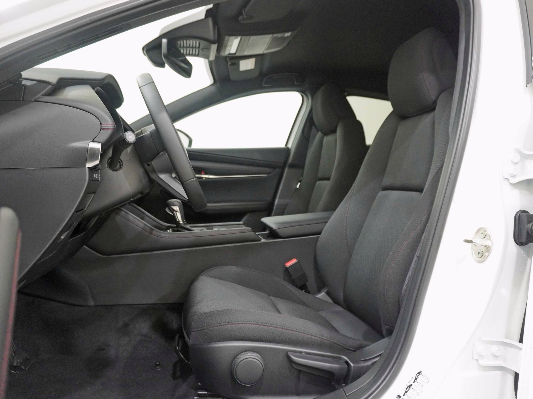 MAZDA 3 Hatchback 2.0 186 Homura-image-6