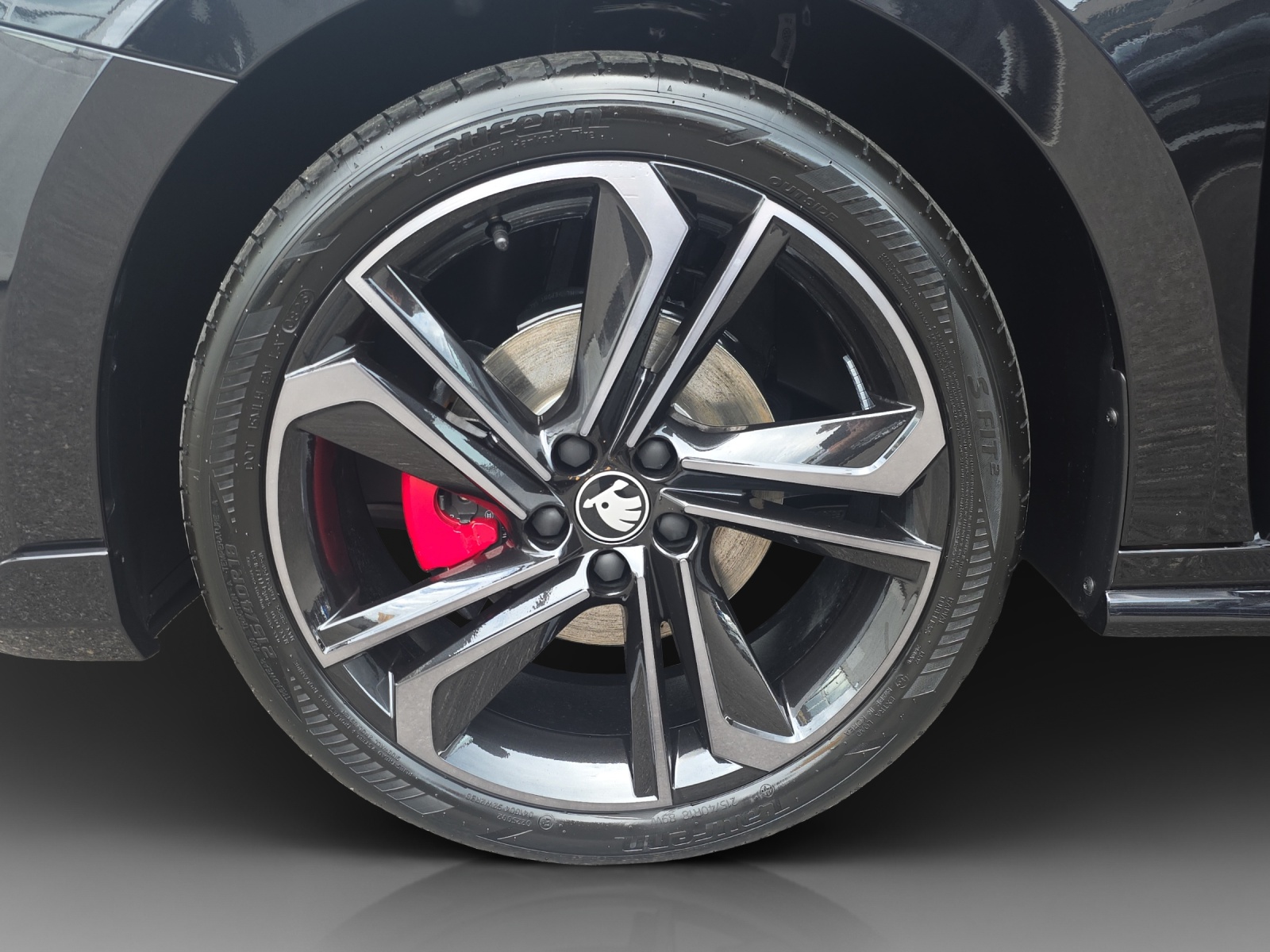 SKODA Fabia 1.5 TSI 130 DSG-image-13