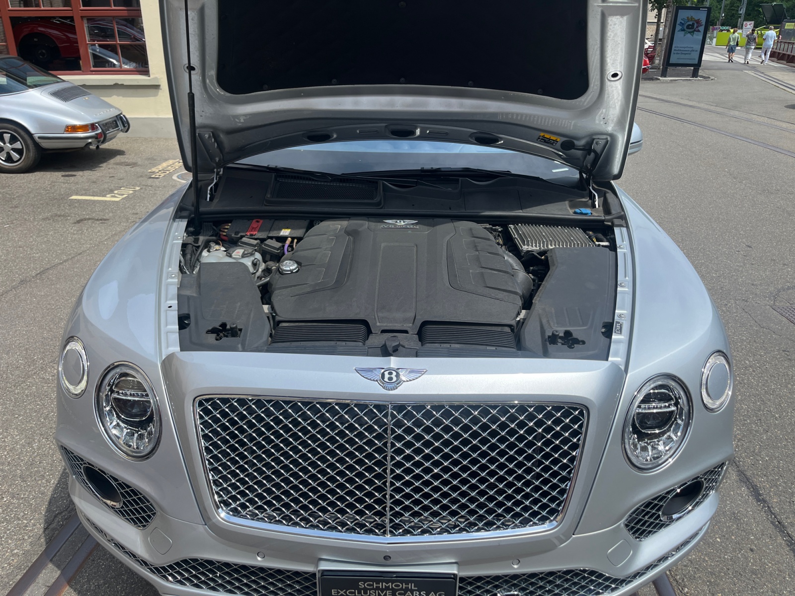 BENTLEY Bentayga V8 Diesel *Mulliner Spec*-image-13