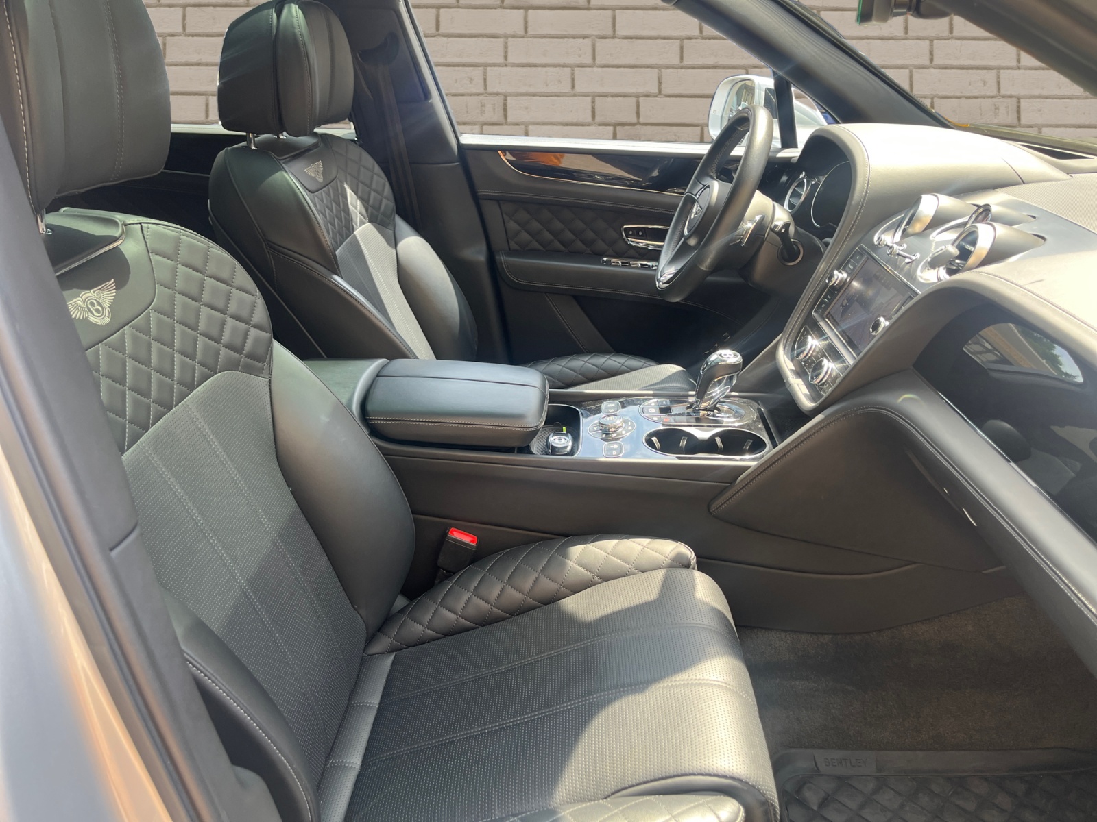 BENTLEY Bentayga V8 Diesel *Mulliner Spec*-image-10