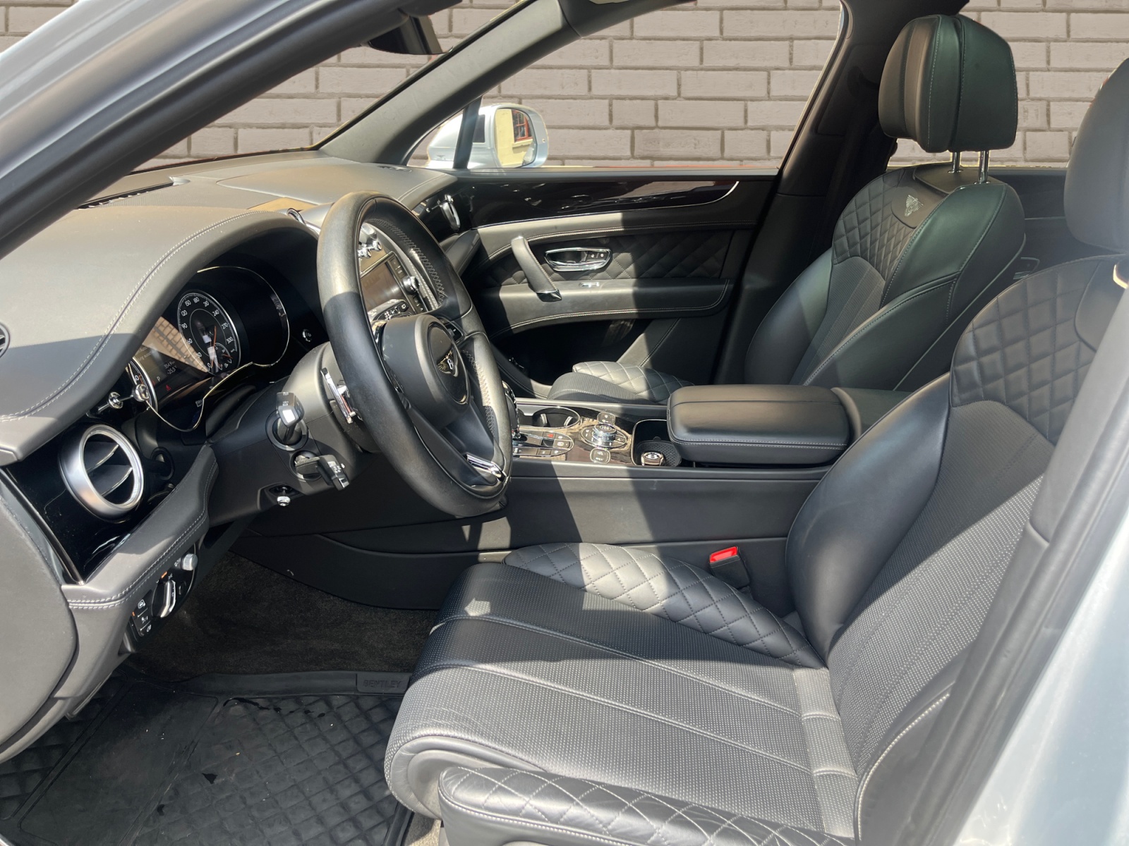 BENTLEY Bentayga V8 Diesel *Mulliner Spec*-image-5