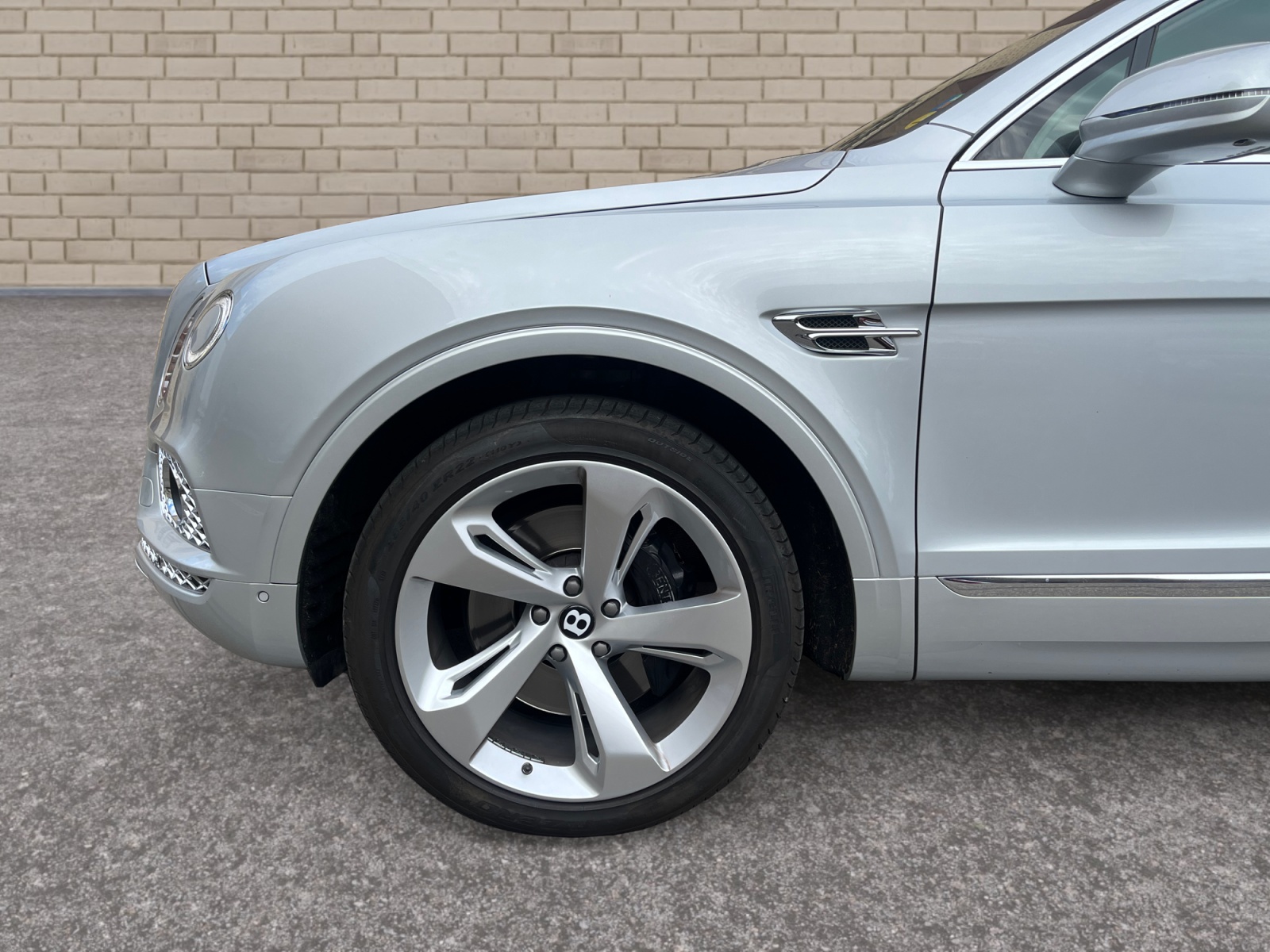 BENTLEY Bentayga V8 Diesel *Mulliner Spec*-image-5