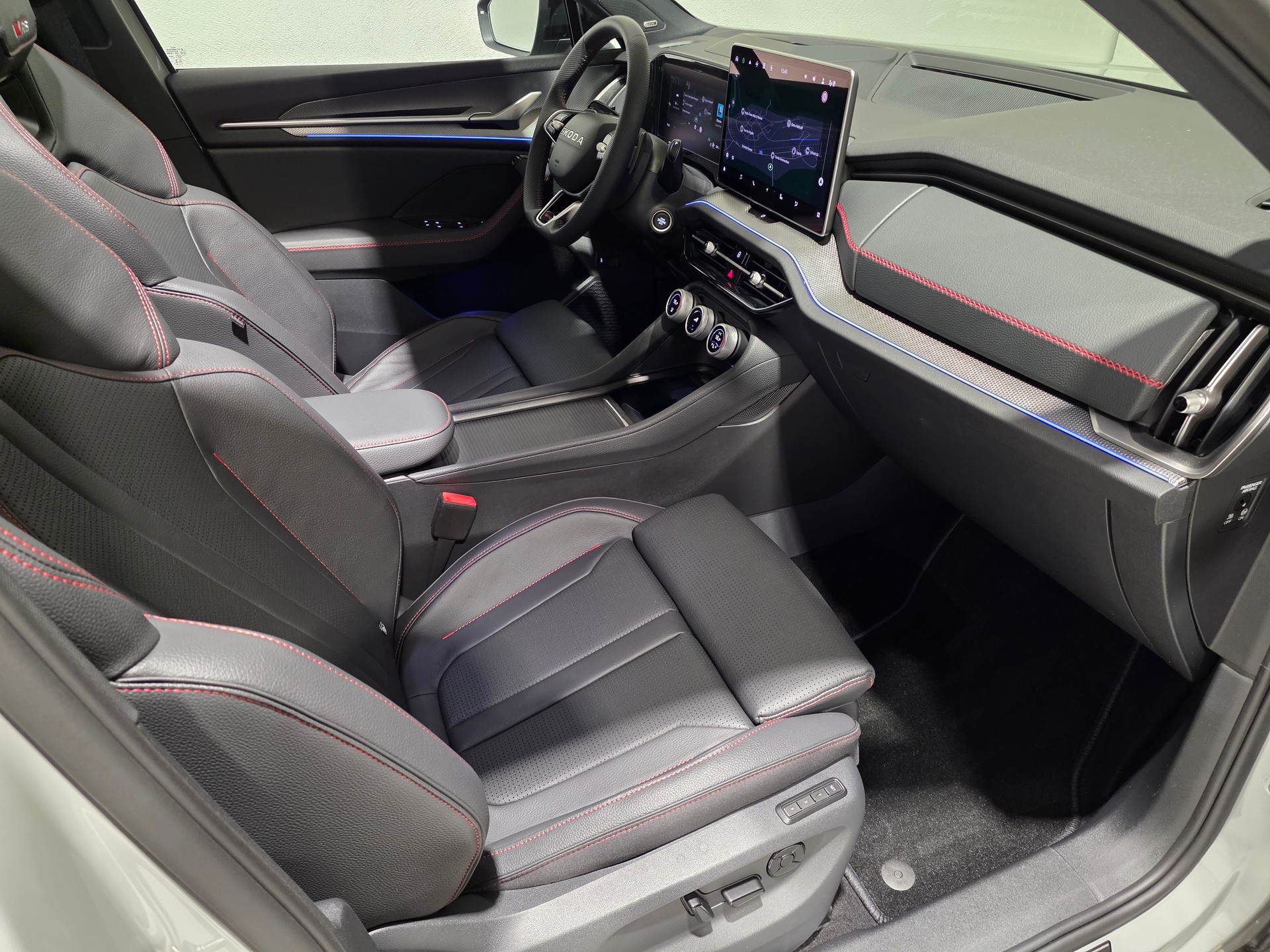 SKODA Kodiaq 2.0 TSI RS 4x4 7-Plätzer-image-23