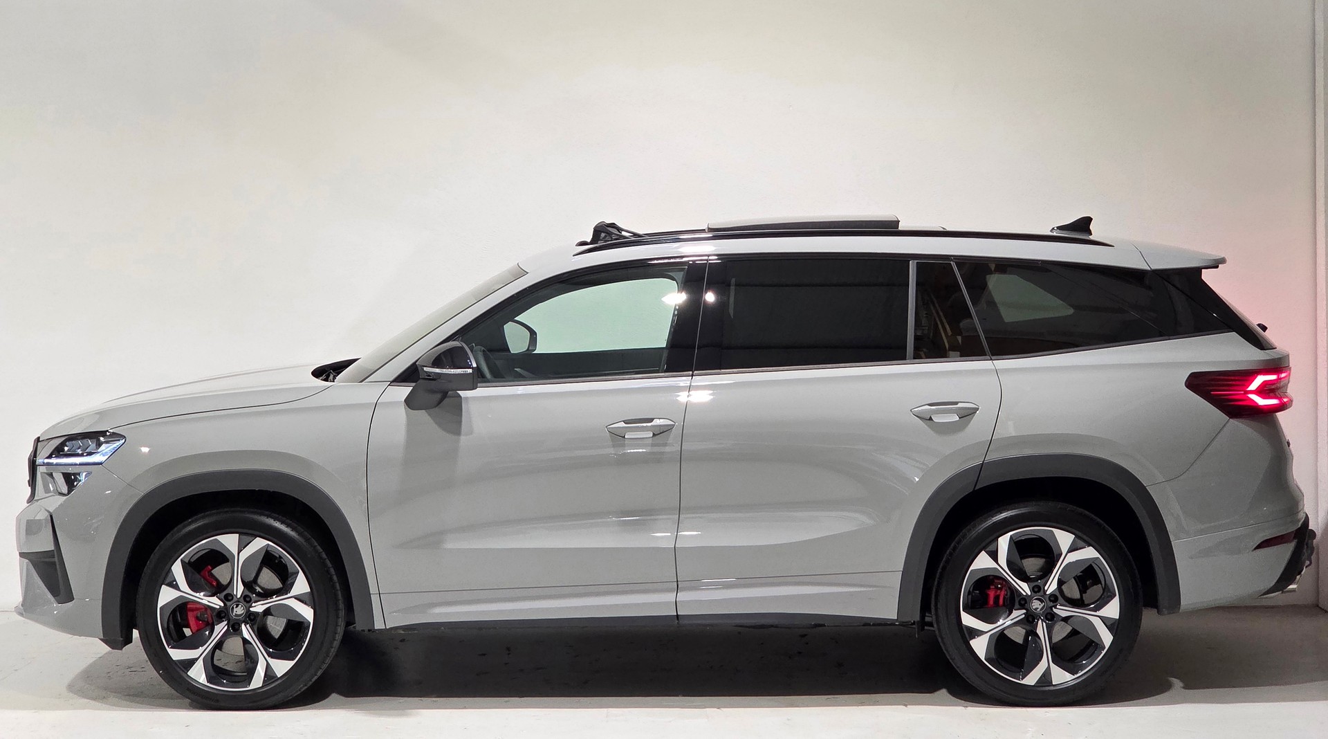 SKODA Kodiaq 2.0 TSI RS 4x4 7-Plätzer-showroom-element-1