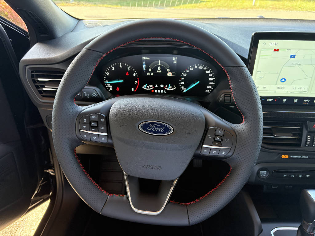 FORD Focus Kombi 1.0i EcoB 155 ST-Line-image-12