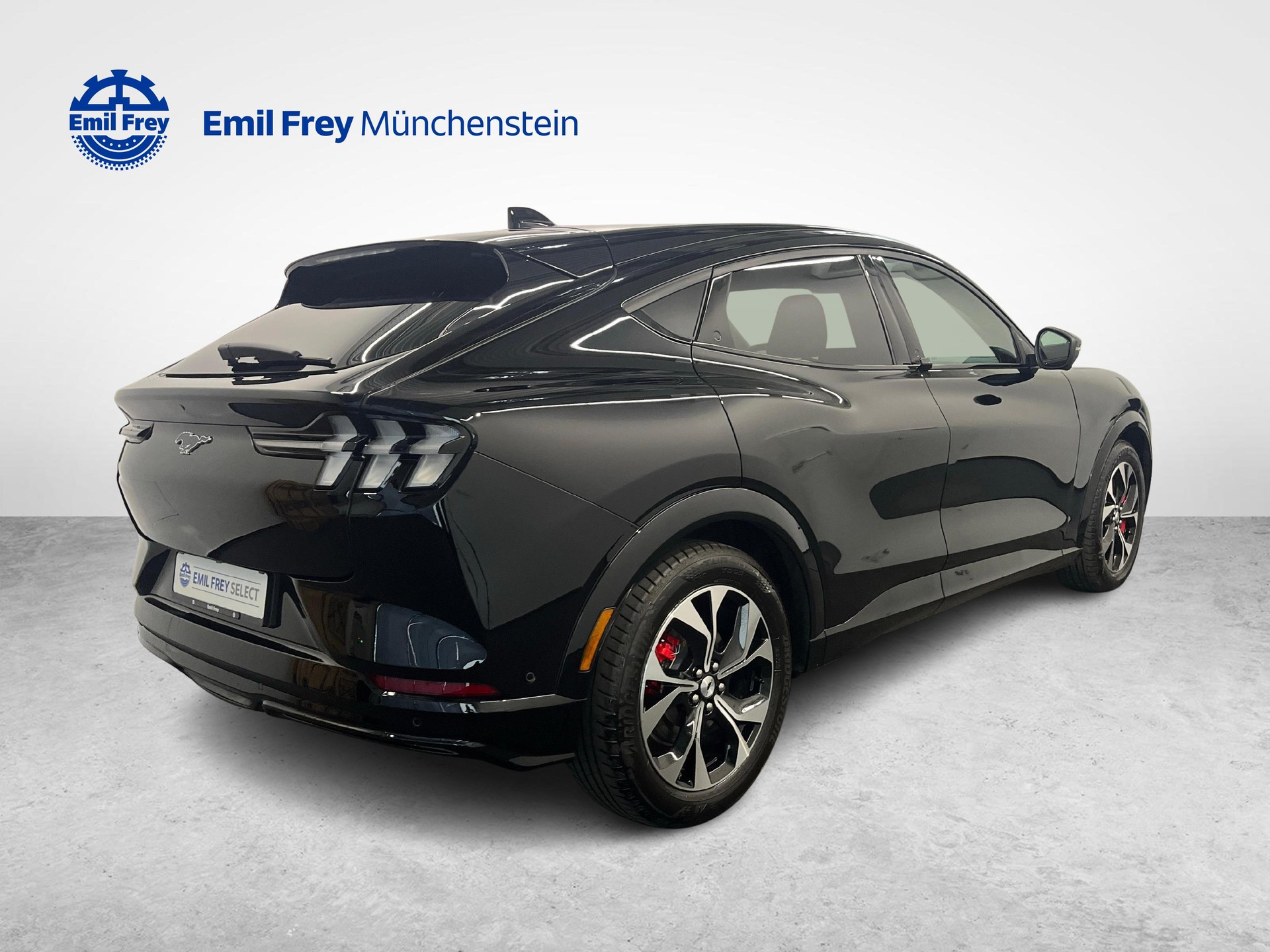 FORD Mustang Mach-E Standard AWD-image-4