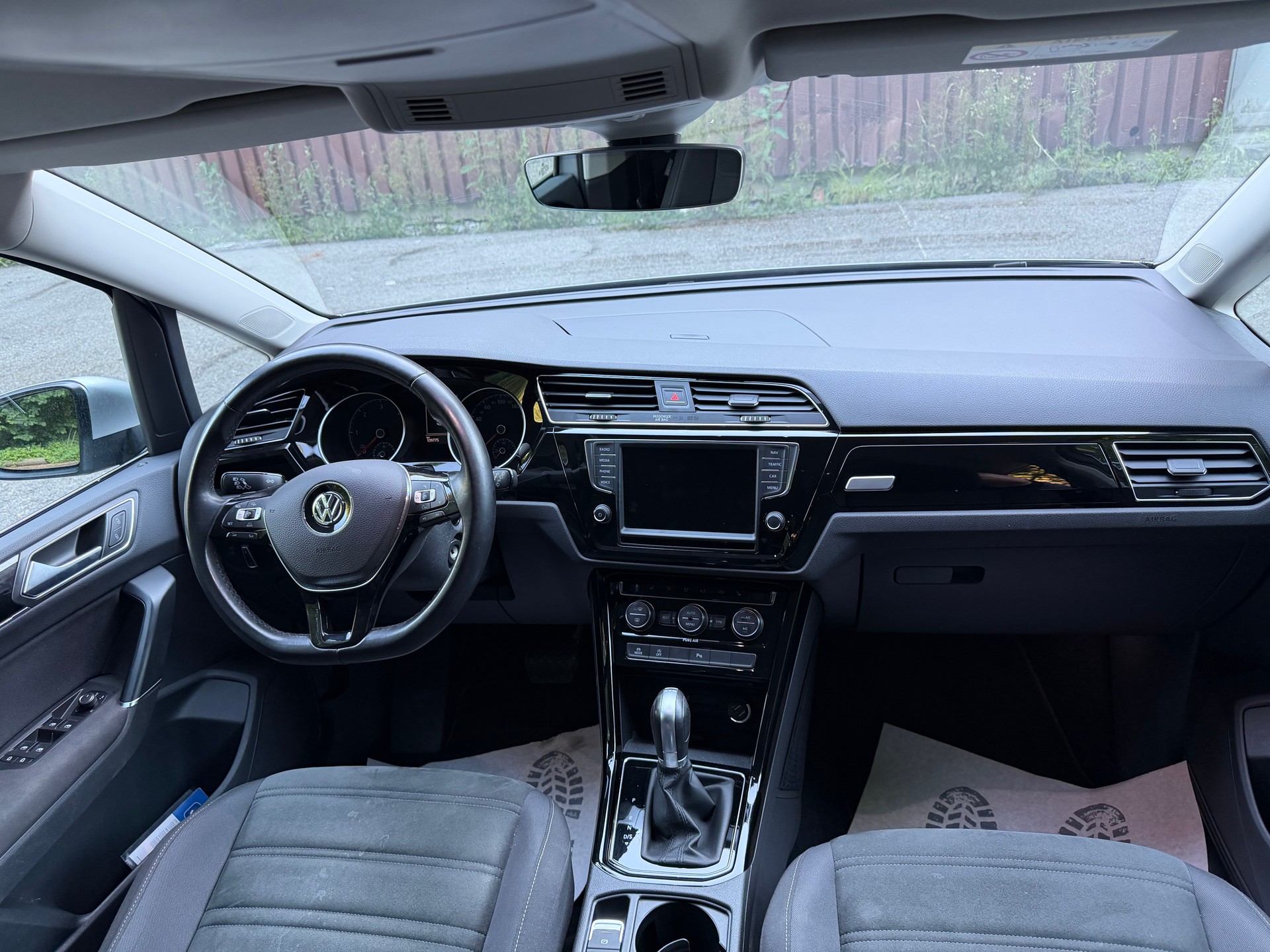 VW Touran 2.0 TDI BlueMotion Technology Highline DSG-image-7