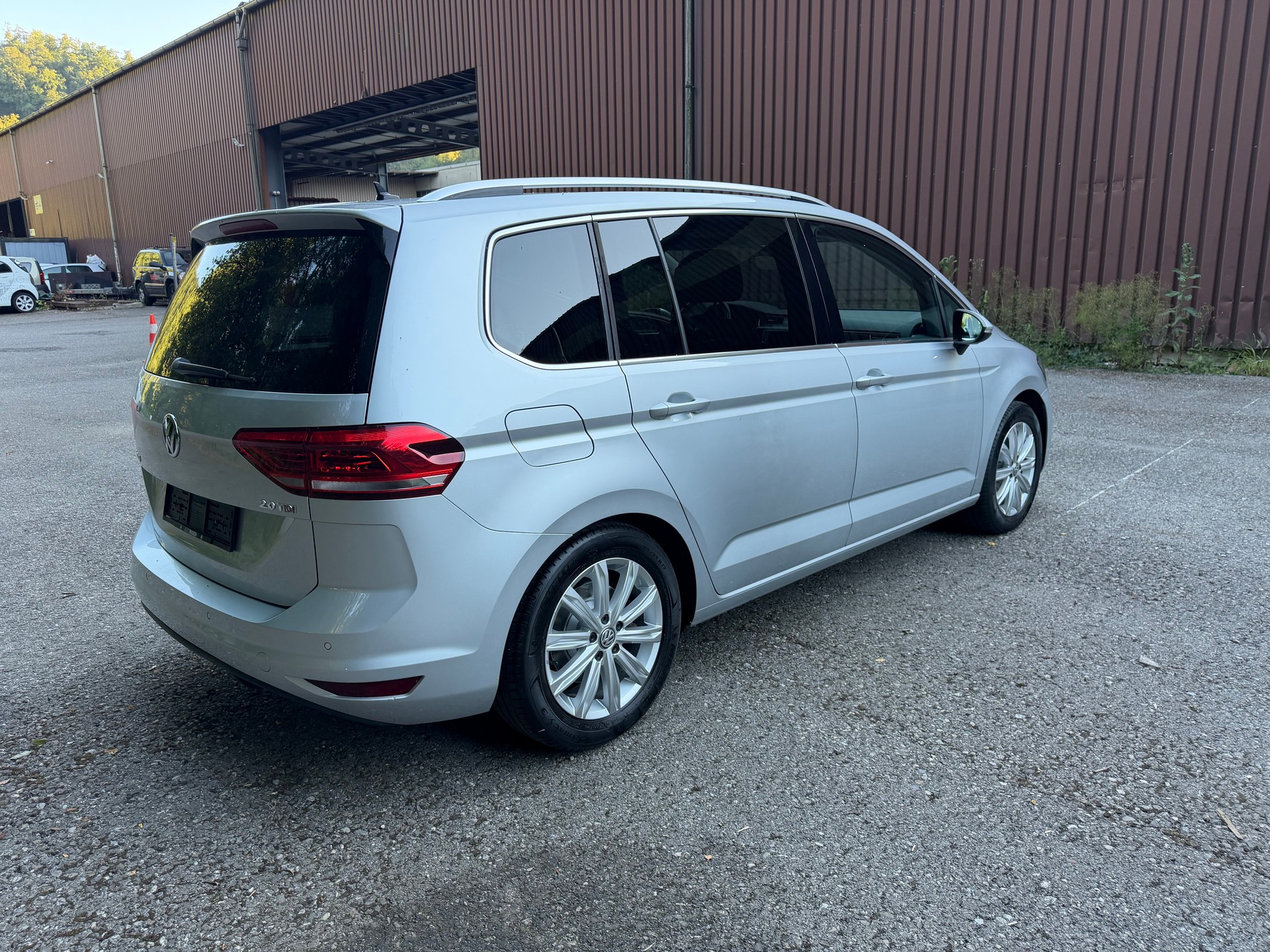 VW Touran 2.0 TDI BlueMotion Technology Highline DSG-image-5