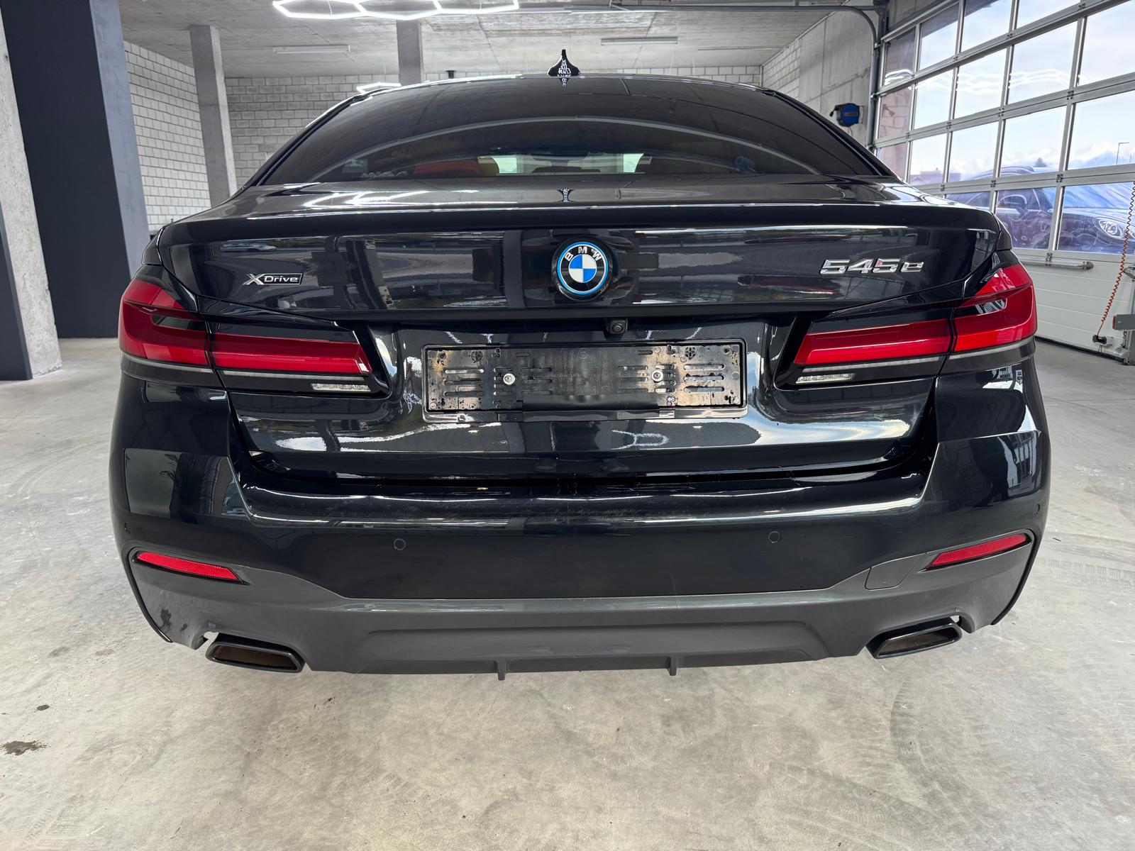 BMW 545e xDrive M Sport Pro Steptronic-image-3