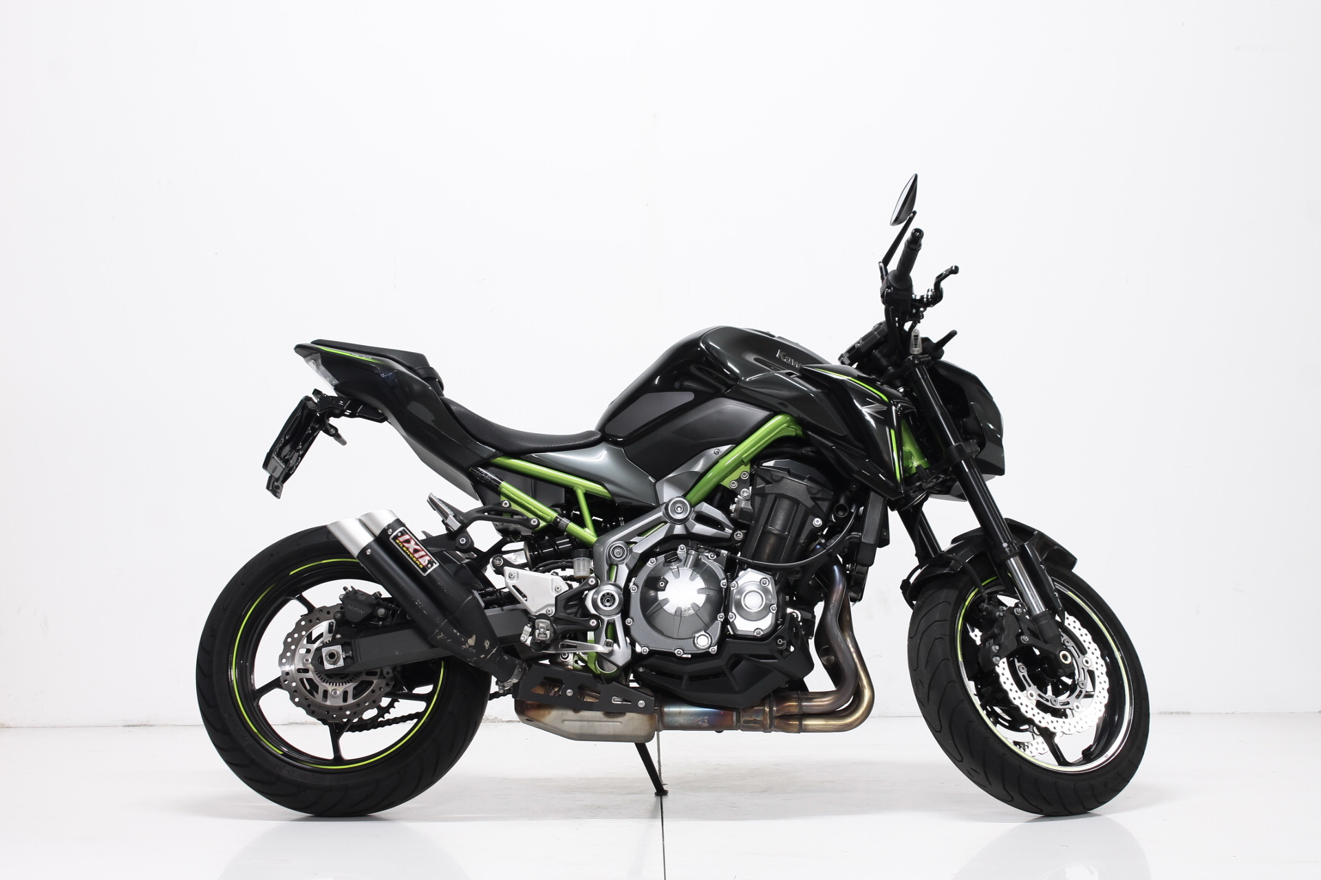 KAWASAKI Z 900-showroom-element-1