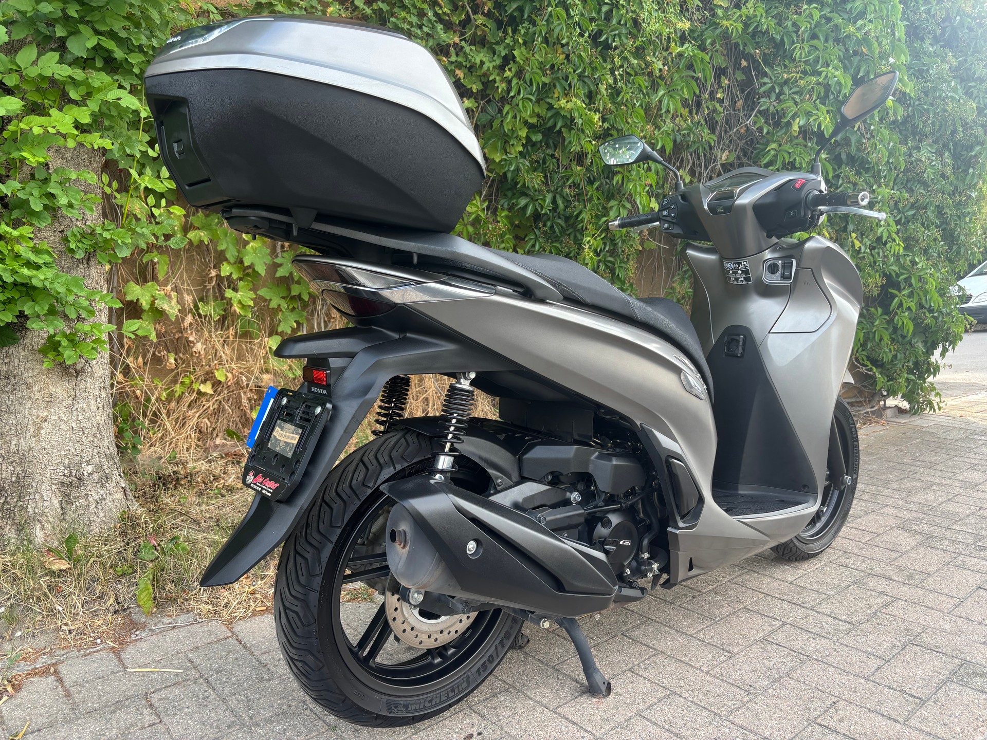 HONDA SH 350-image-10