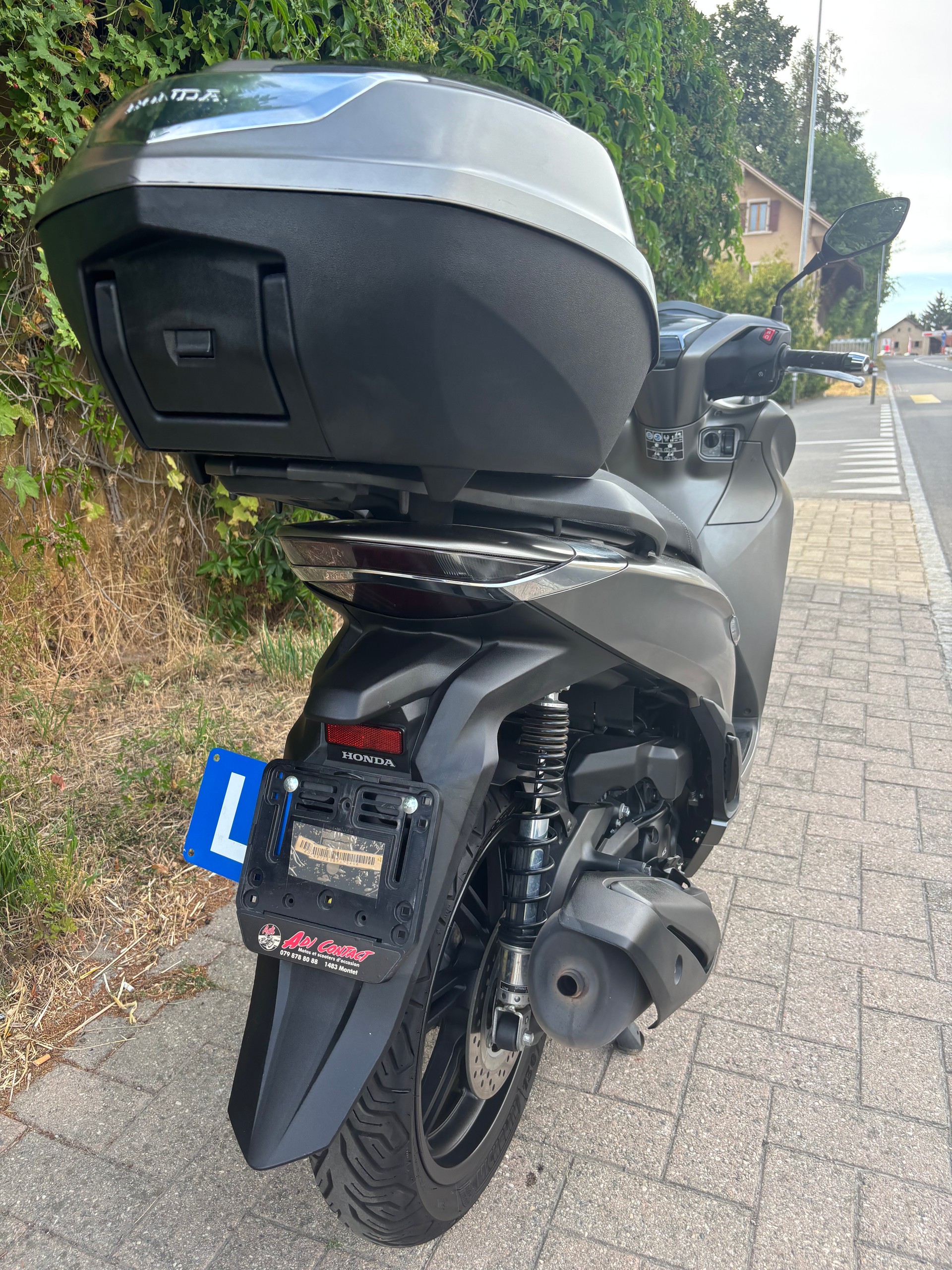 HONDA SH 350-image-9
