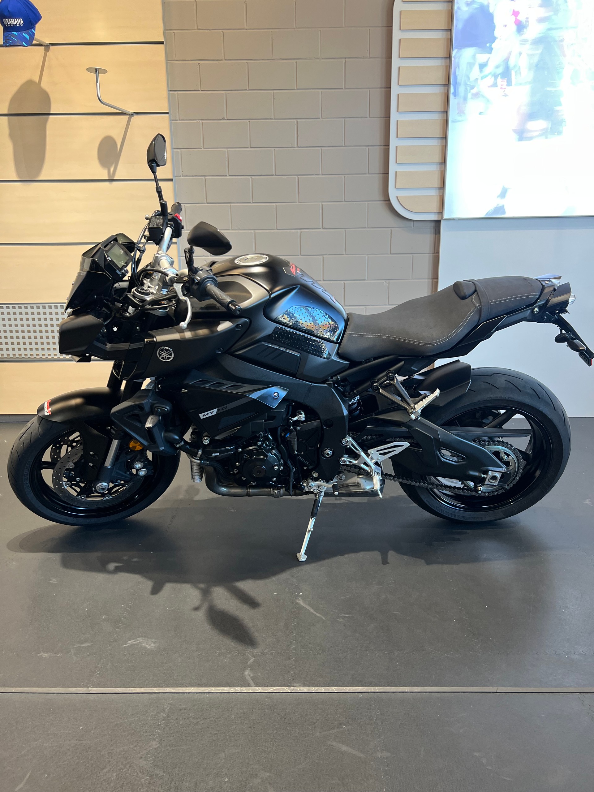 YAMAHA MT-10 ABS-image-2
