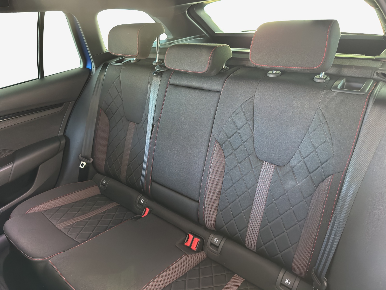 SKODA Octavia Combi 2.0 TSI DSG RS-image-11
