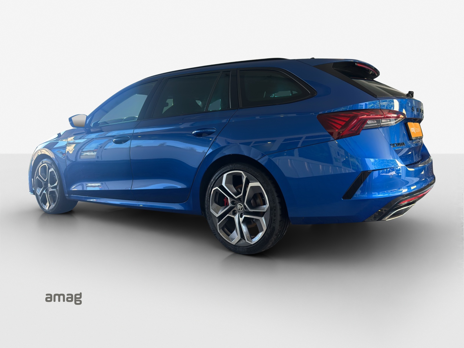 SKODA Octavia Combi 2.0 TSI DSG RS-image-2