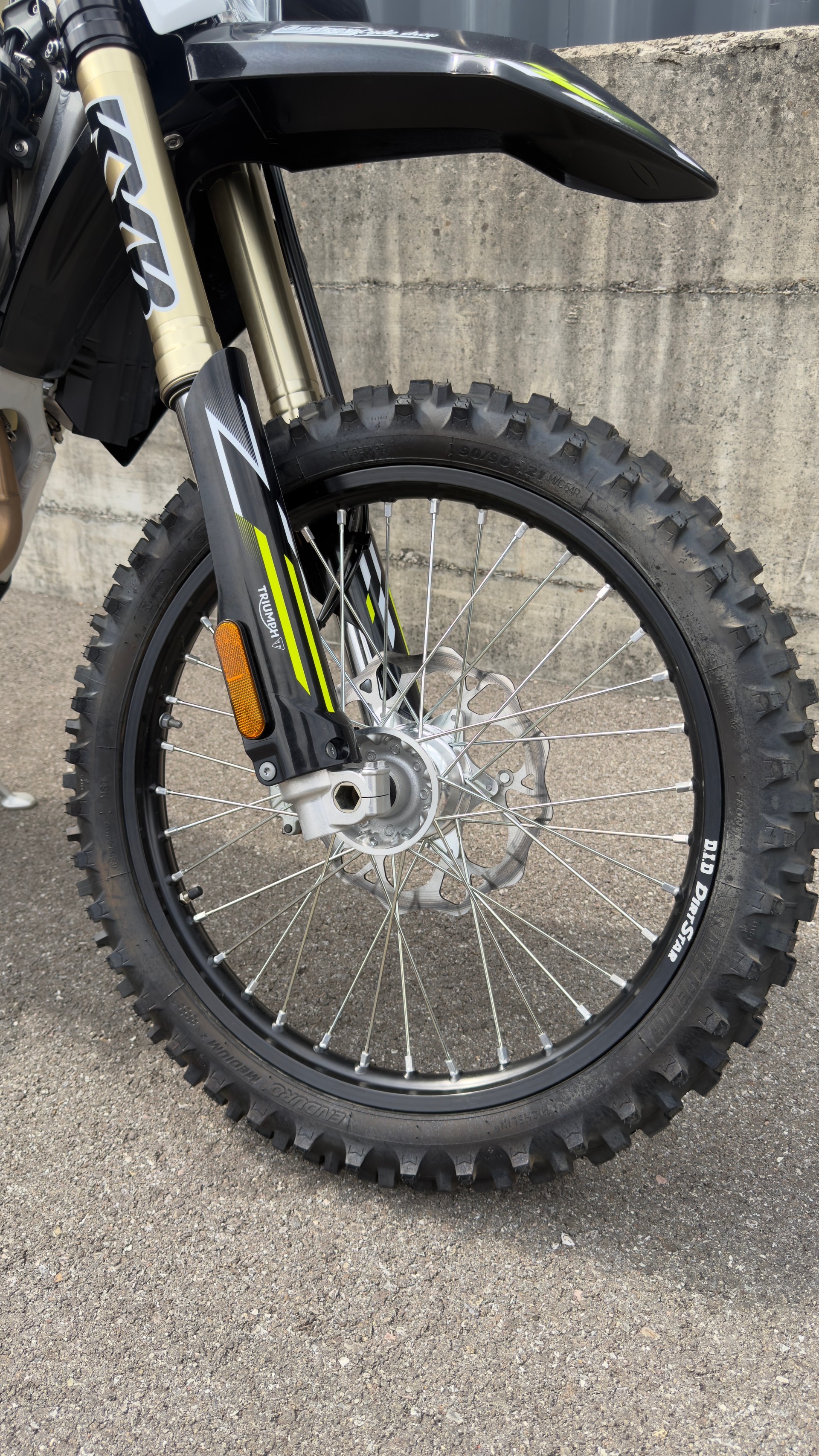 TRIUMPH TF 450 E-showroom-element-2