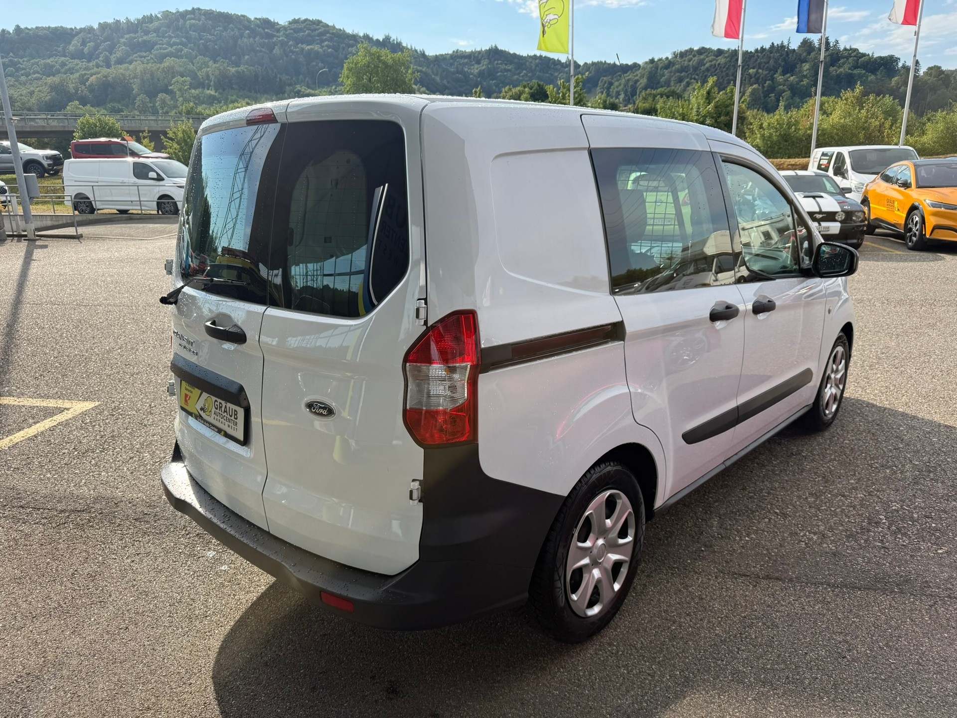 FORD Transit Courier Van 1.0 EcoBoost Trend-image-5
