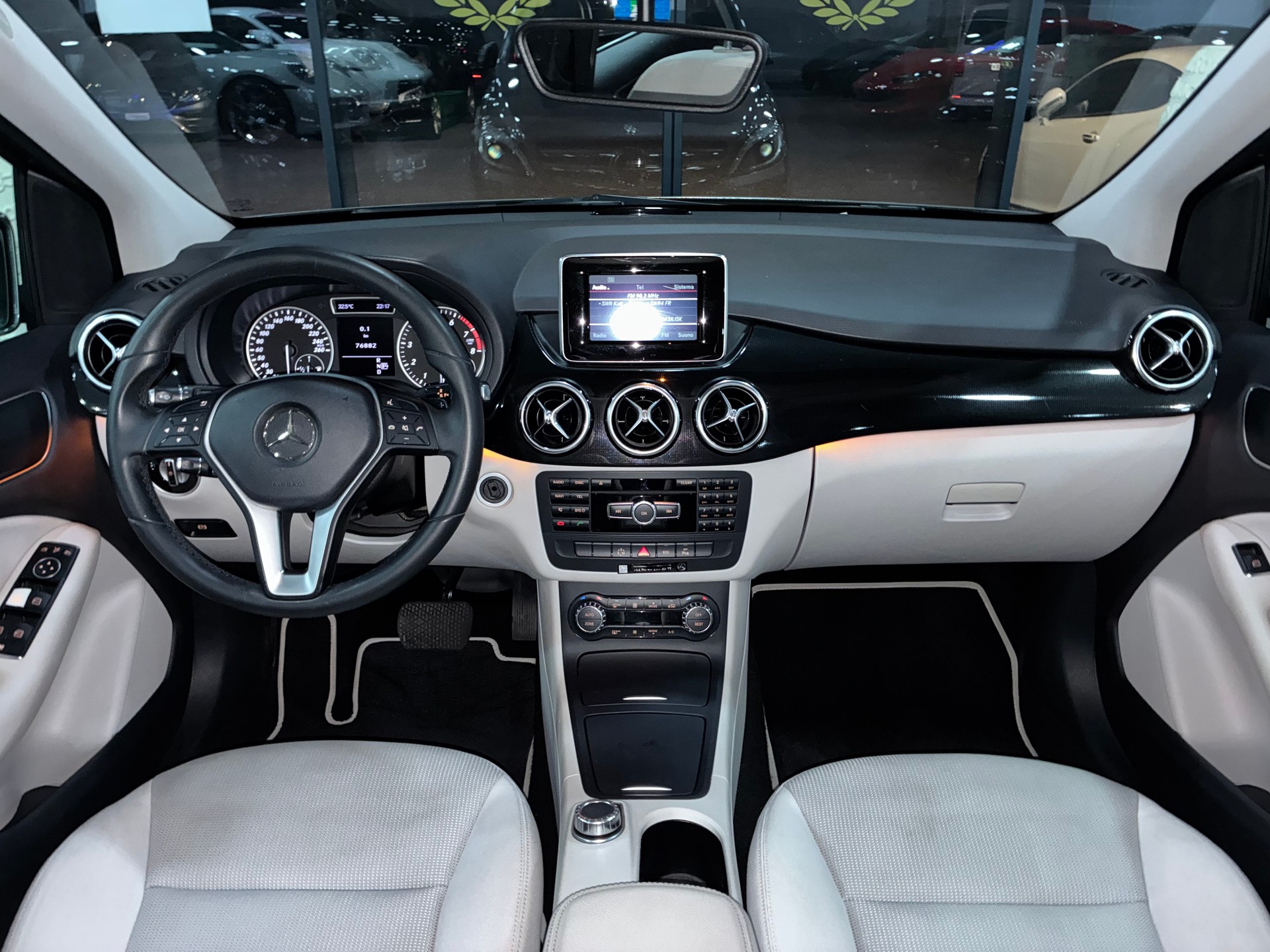 MERCEDES-BENZ B 220 4Matic 7G-DCT-image-6
