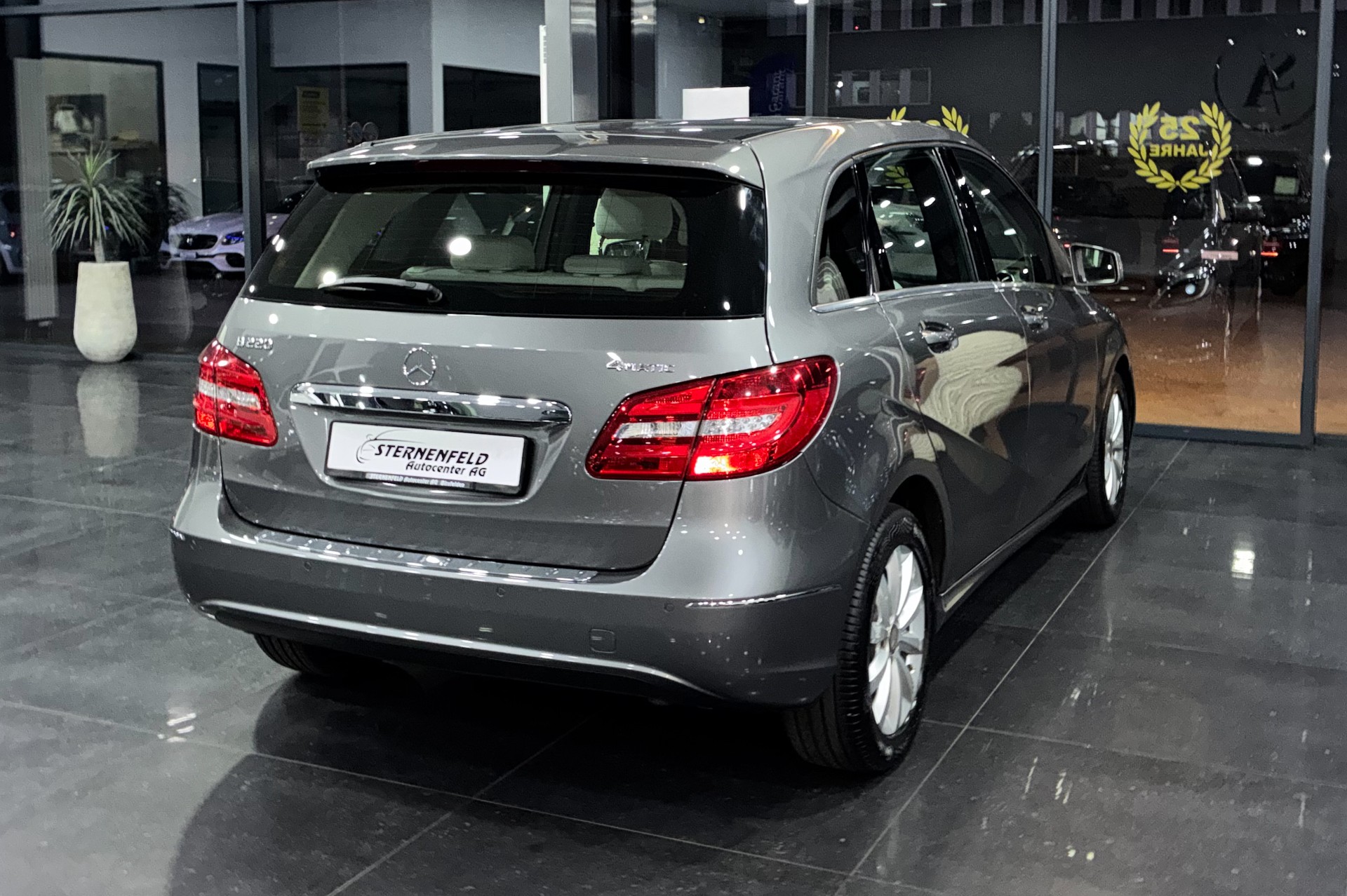 MERCEDES-BENZ B 220 4Matic 7G-DCT-image-3